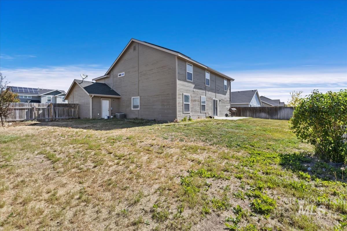 705 Sw Huebert Property Photo 28