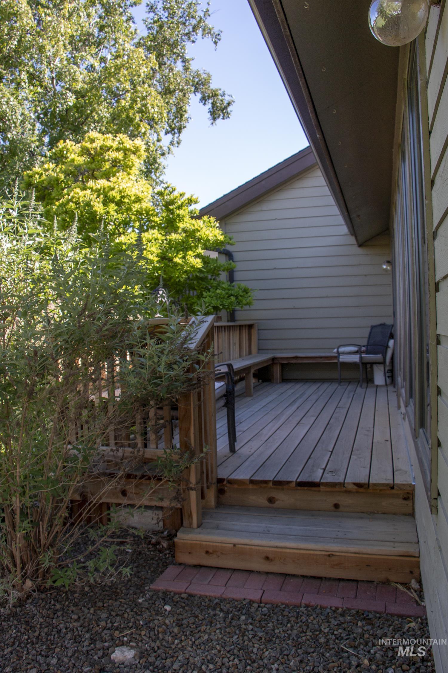2722 Pascoe Ln Property Photo 3
