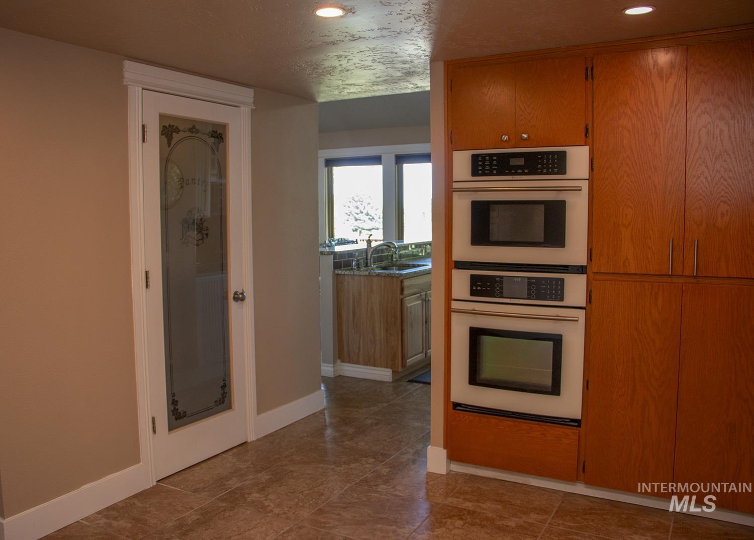 2722 Pascoe Ln Property Photo 10