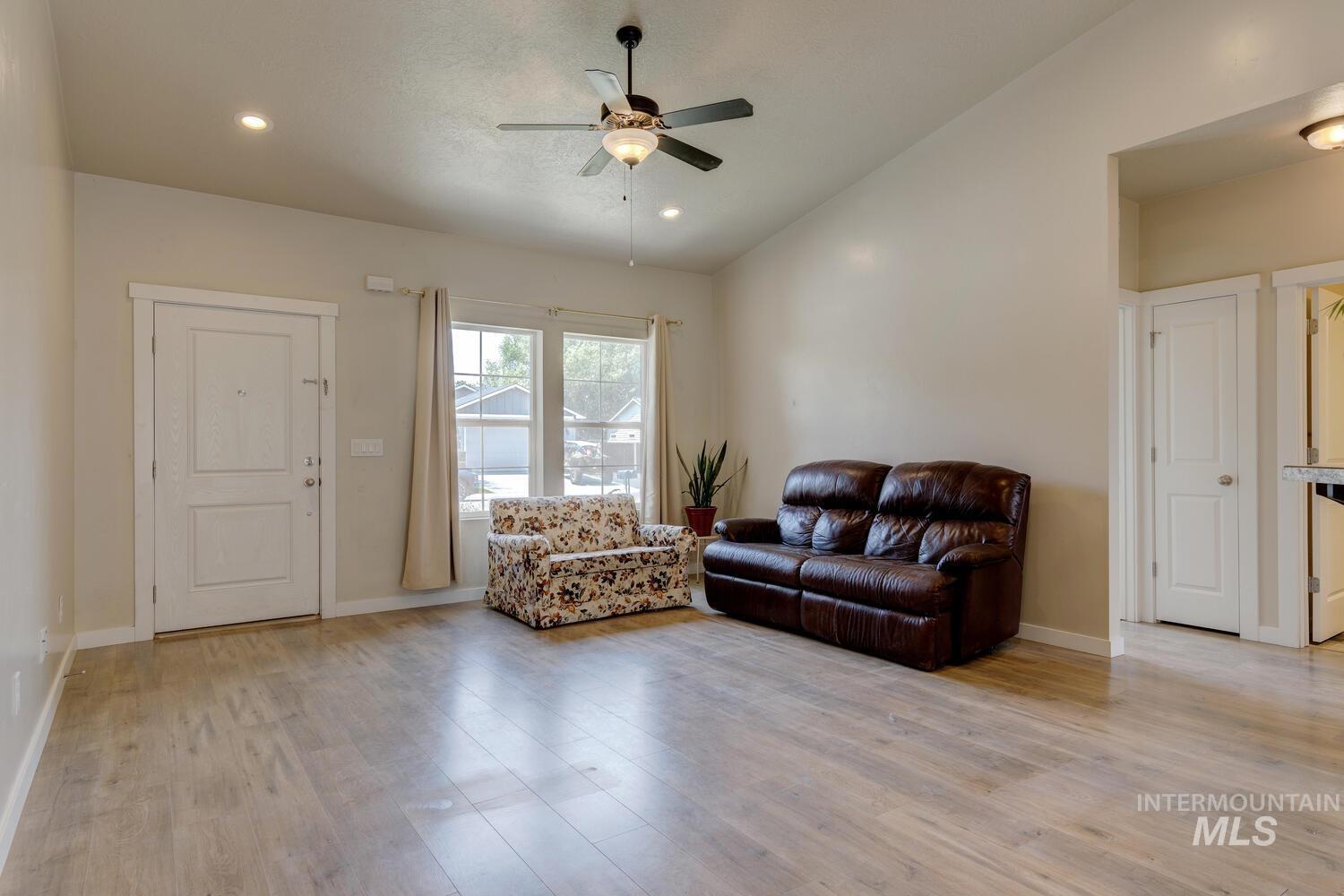 213 Union Pacific Property Photo 4