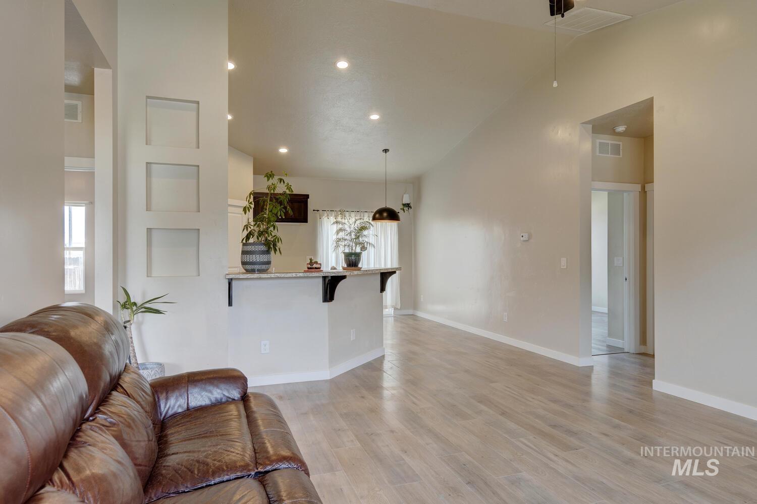 213 Union Pacific Property Photo 7