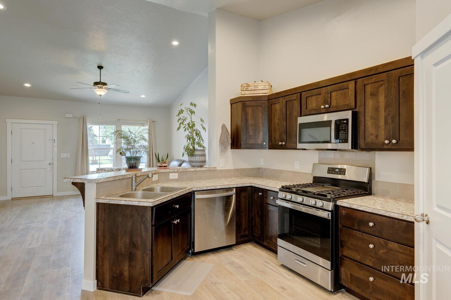 213 Union Pacific Property Photo 10