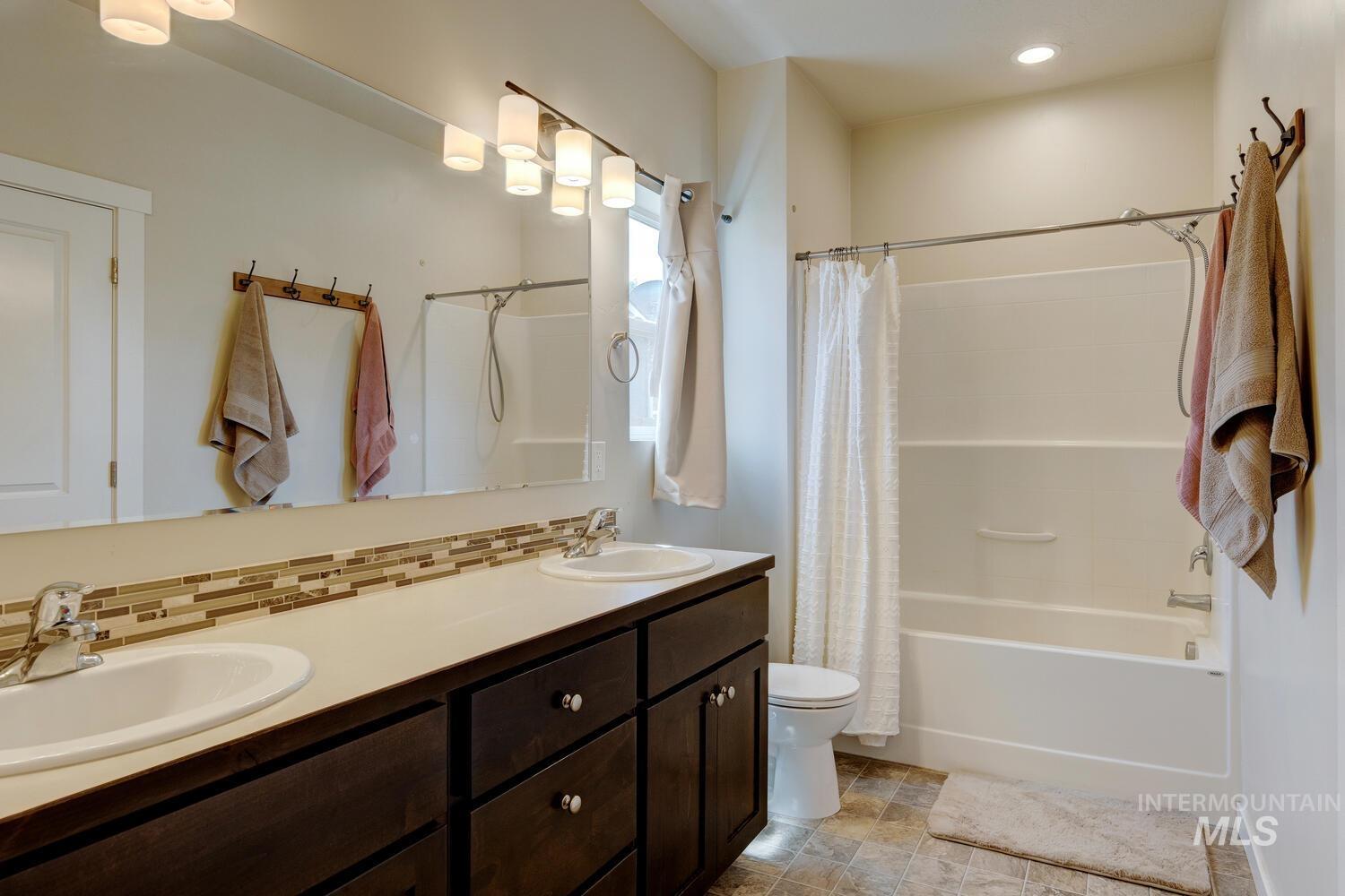 213 Union Pacific Property Photo 17