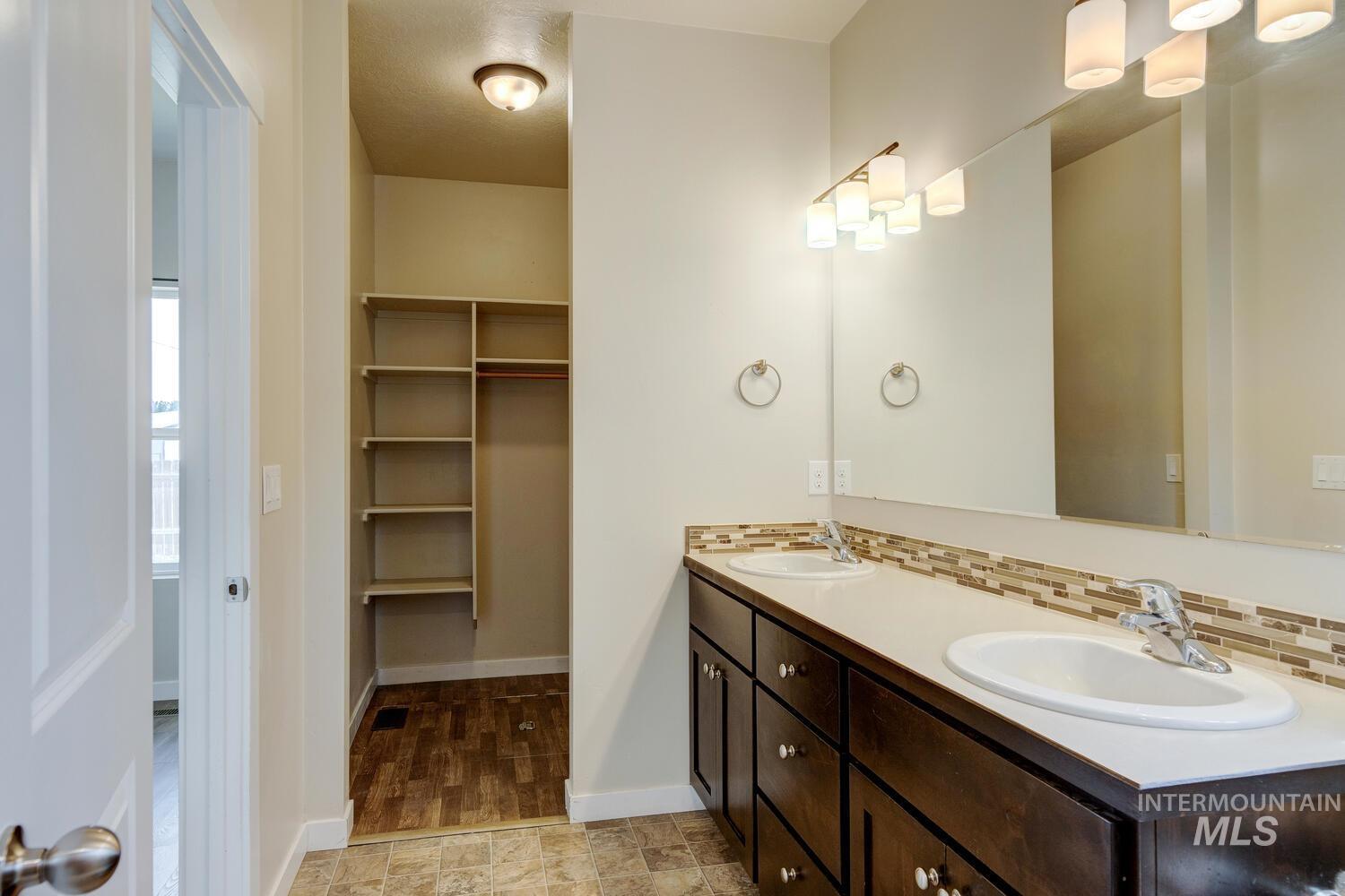 213 Union Pacific Property Photo 18