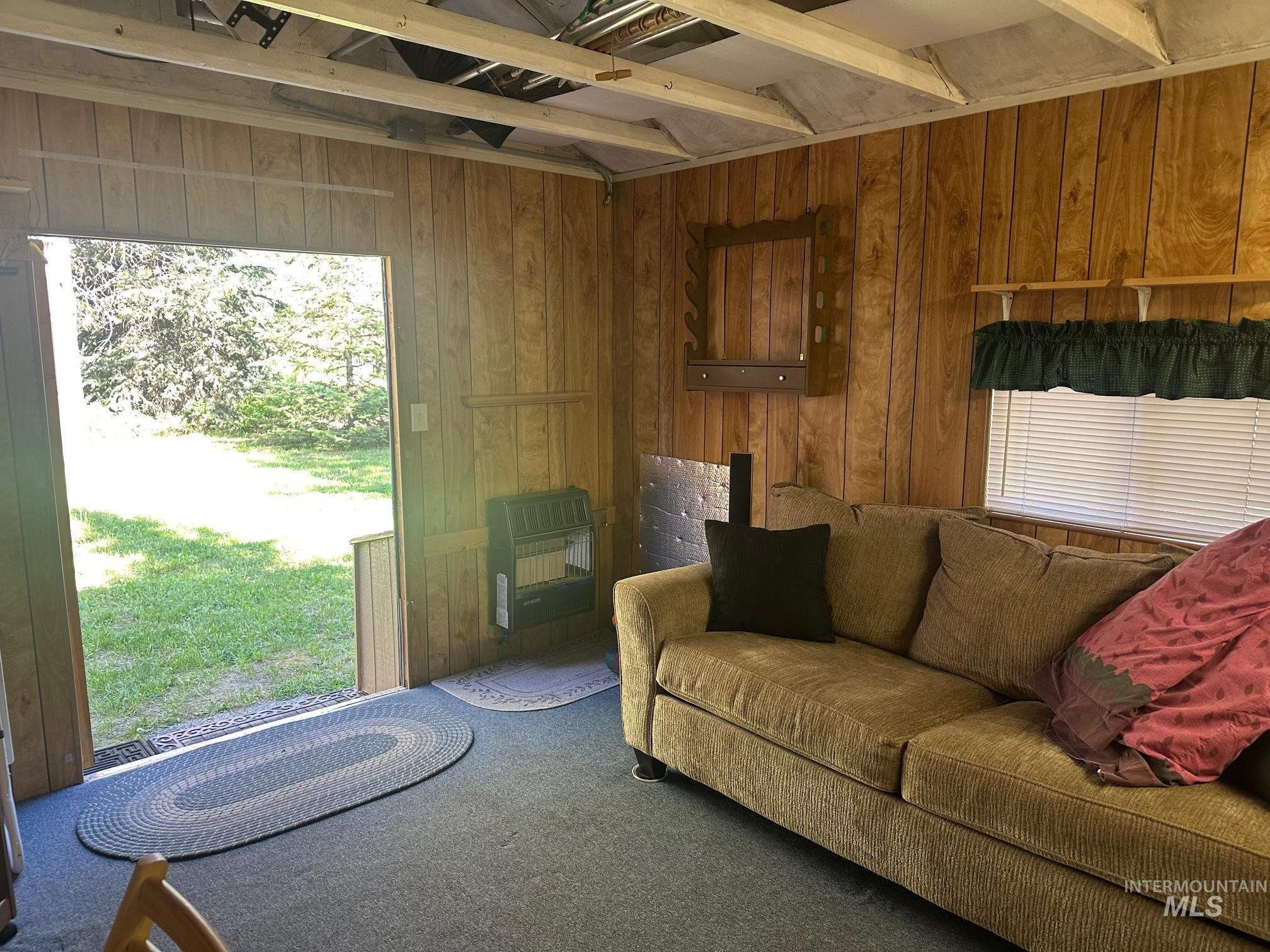 191 Wagon Wheel Ln Property Photo 9