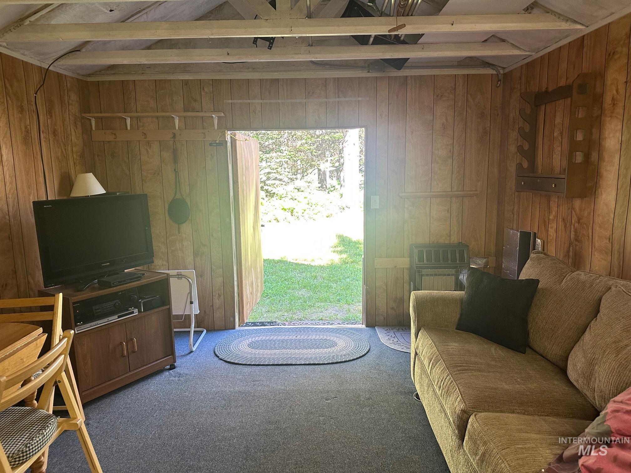 191 Wagon Wheel Ln Property Photo 10