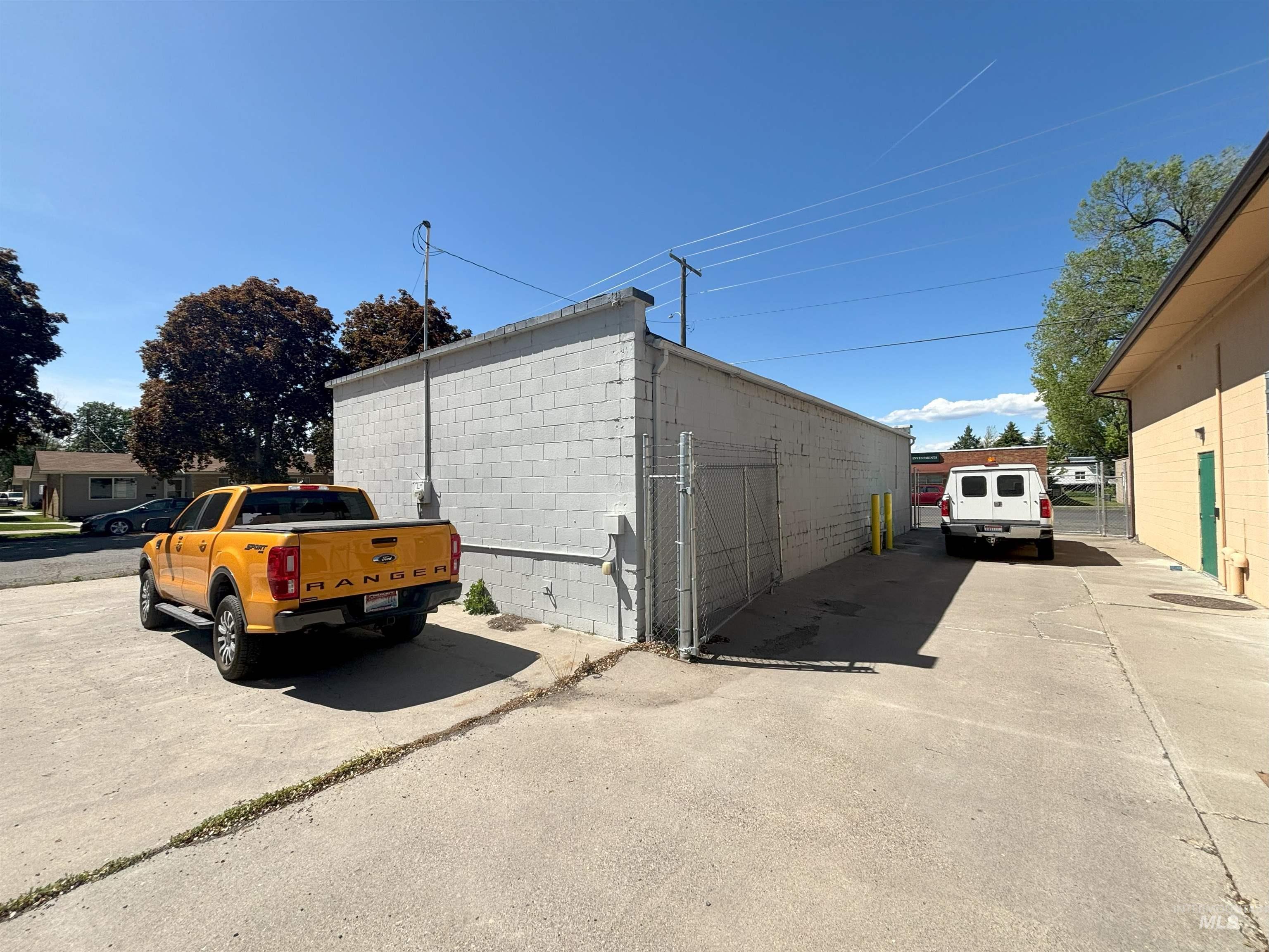 402 Idaho Street Property Photo 5