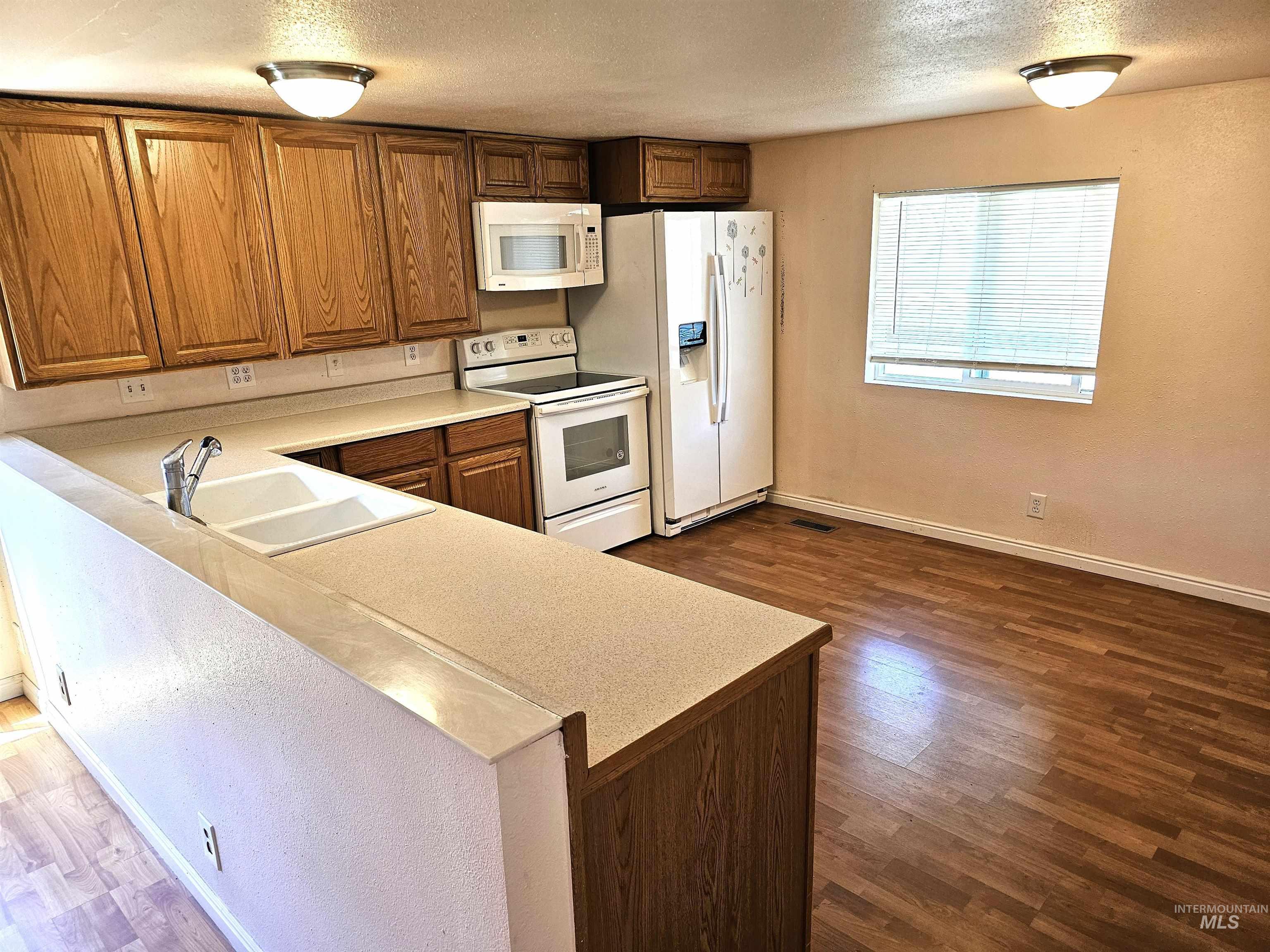 1414 Parke View Property Photo 4