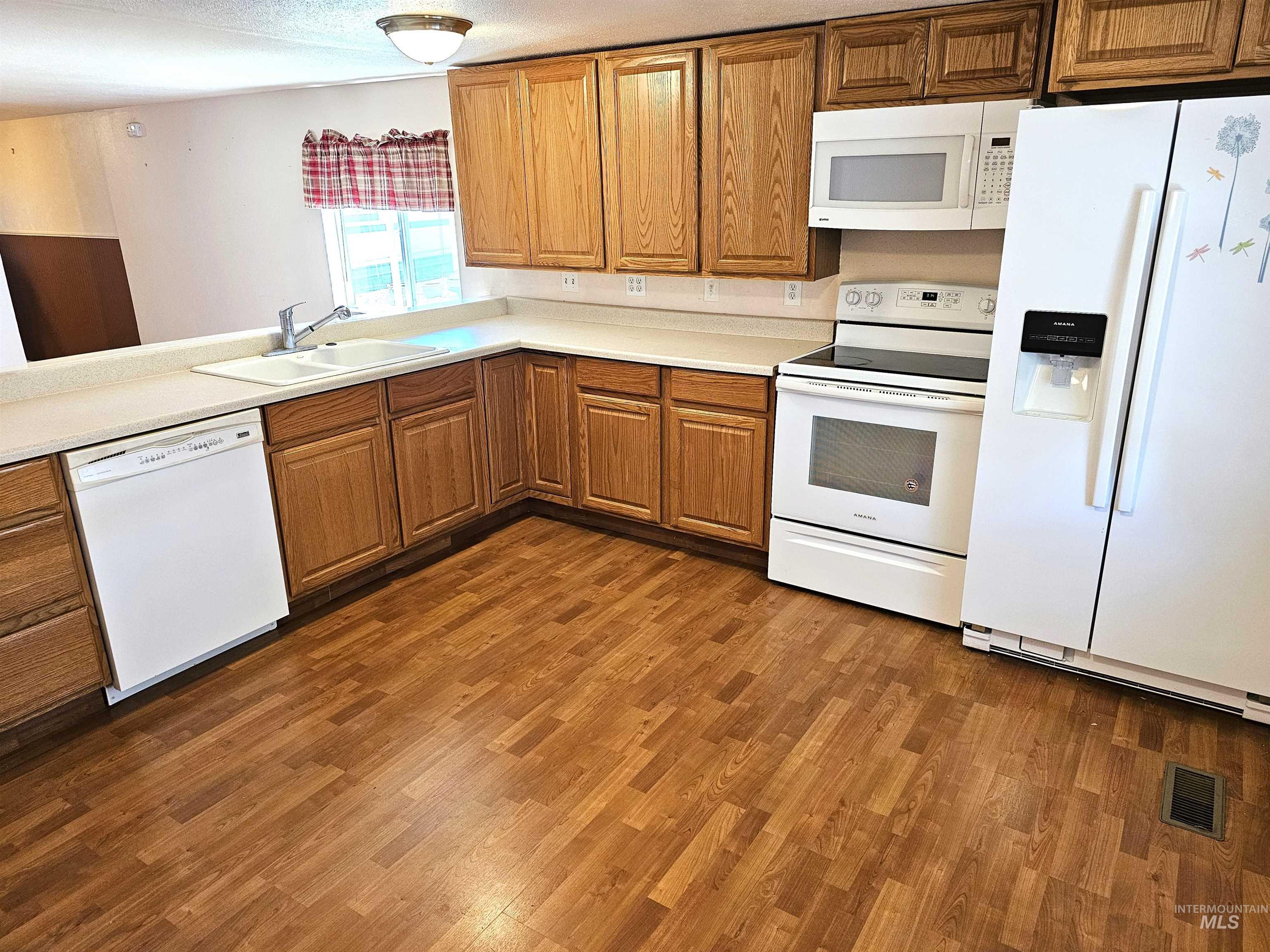 1414 Parke View Property Photo 5