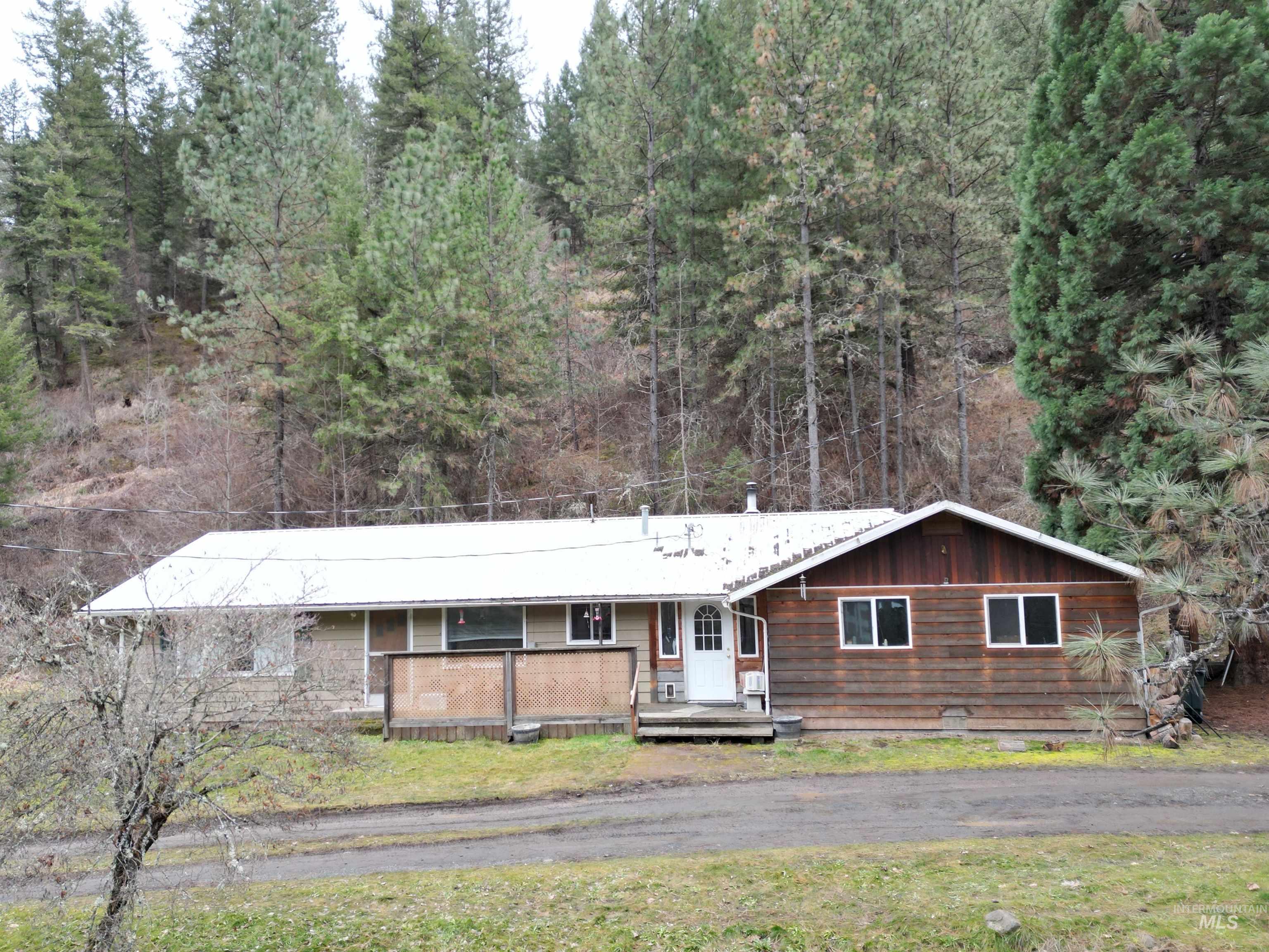 46582 Highway 12 Property Photo 2