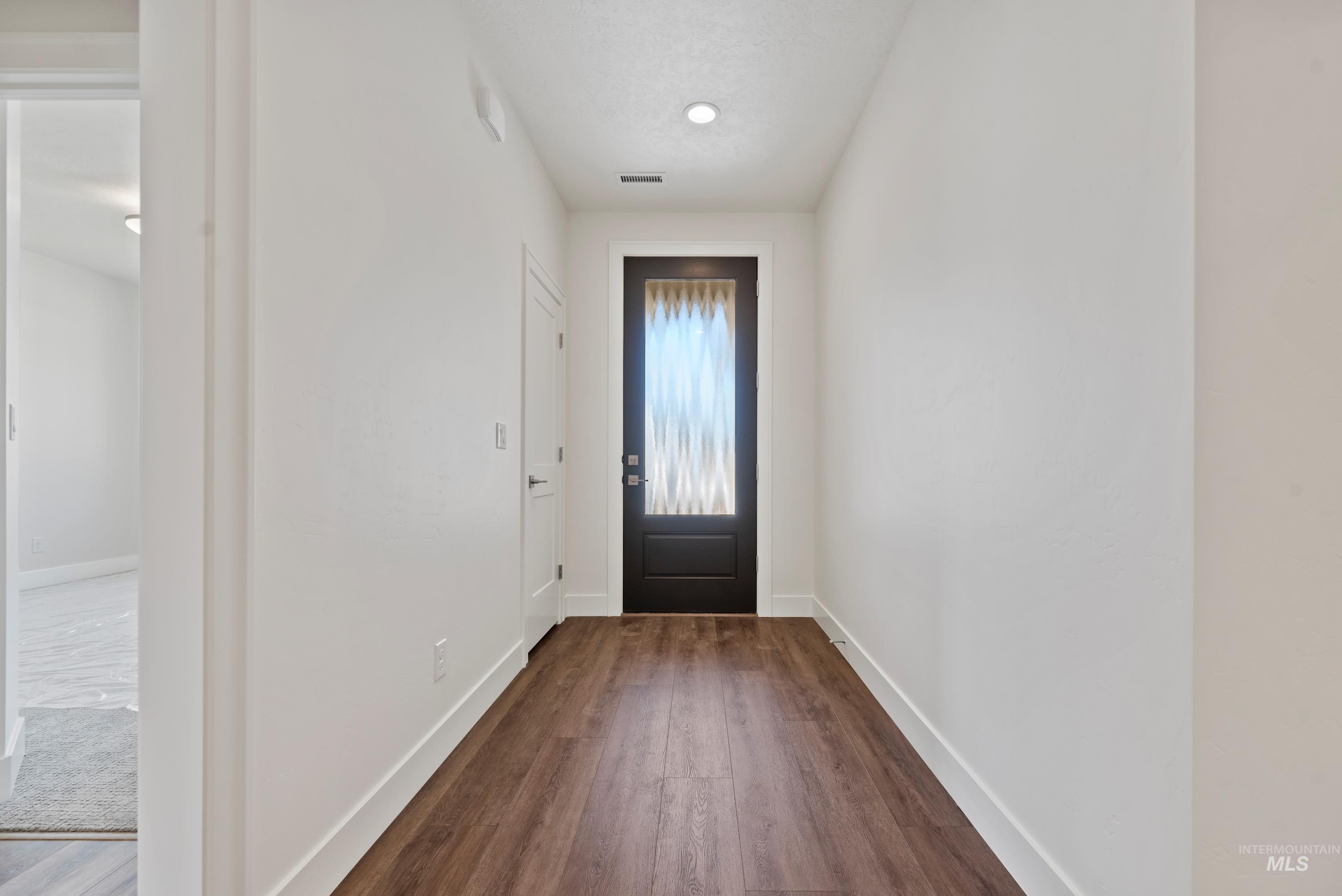 2426 S Hurd Ave. Property Photo 5