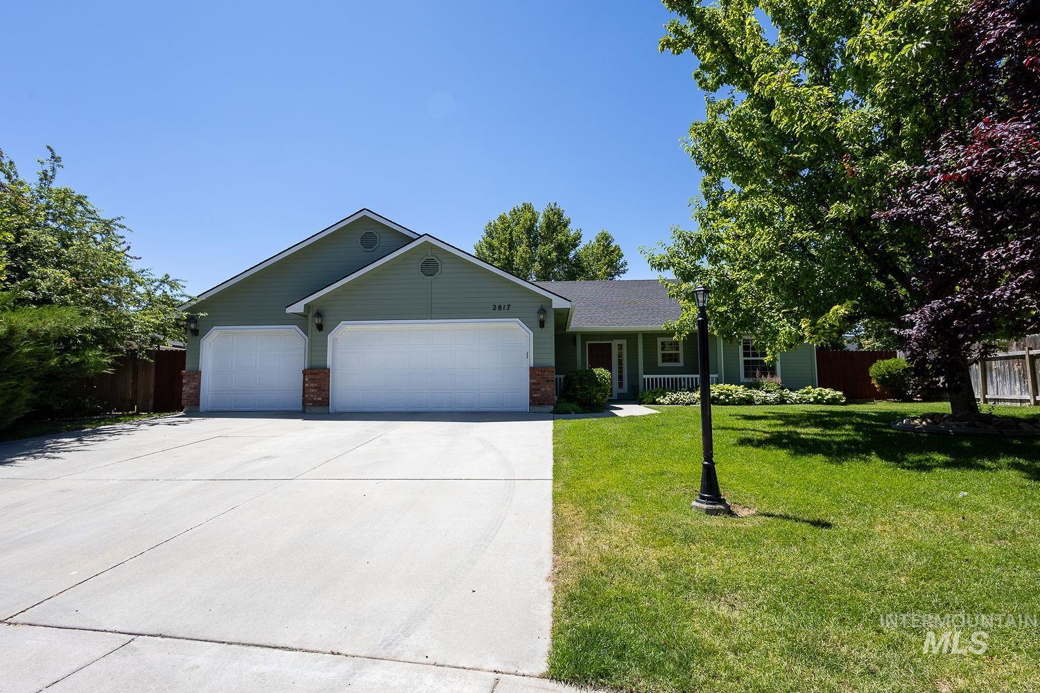 2817 E Castleberg Loop Property Photo 1