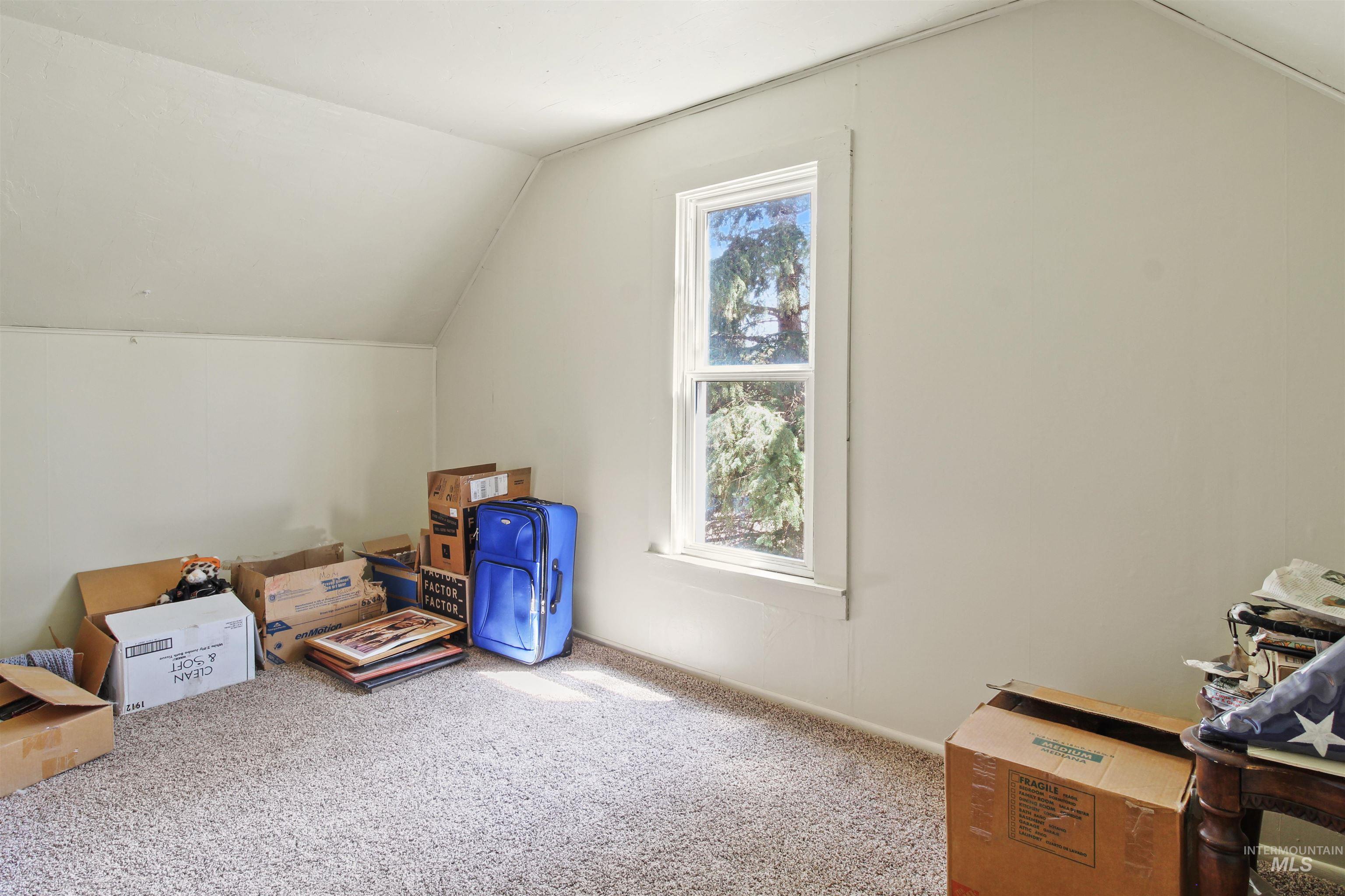 646 Montana Street Property Photo 13