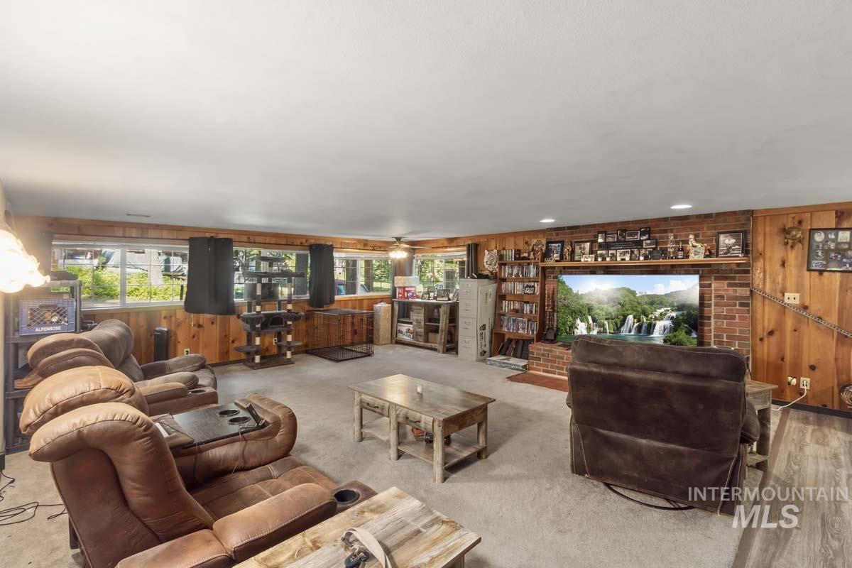 654 Bings Road Property Photo 6