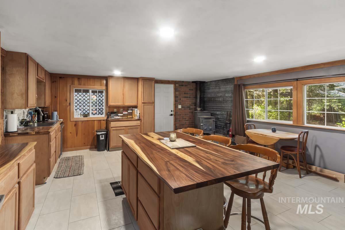 654 Bings Road Property Photo 8