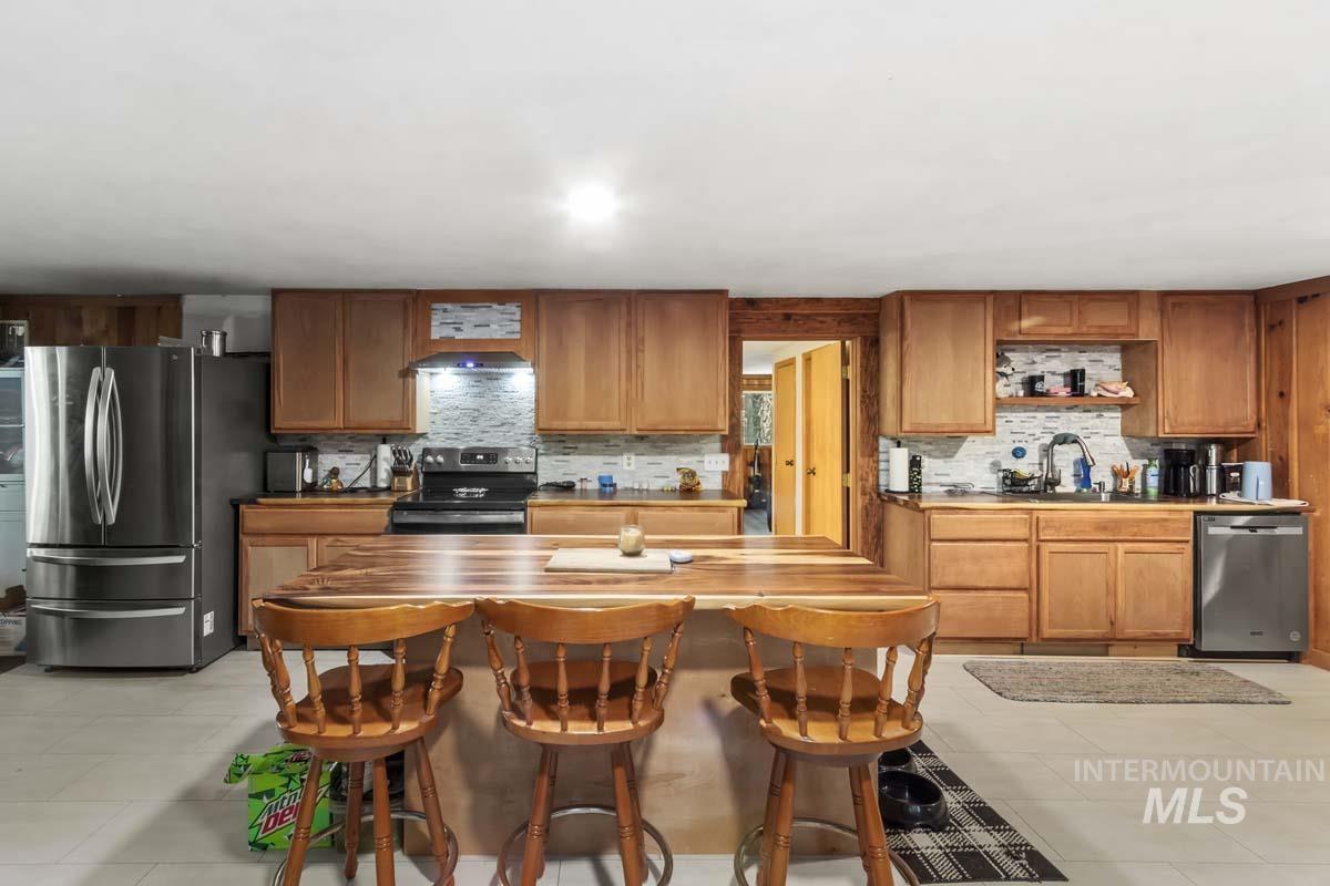 654 Bings Road Property Photo 9