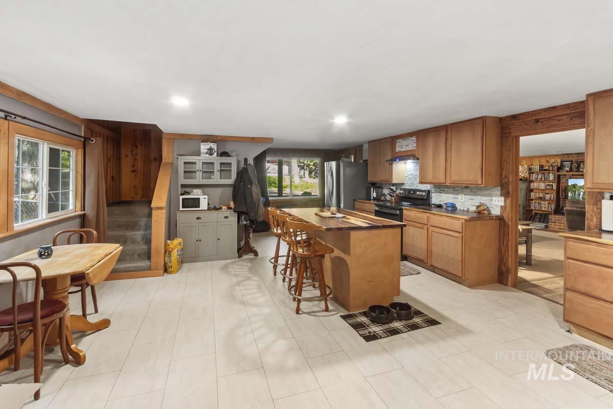 654 Bings Road Property Photo 10