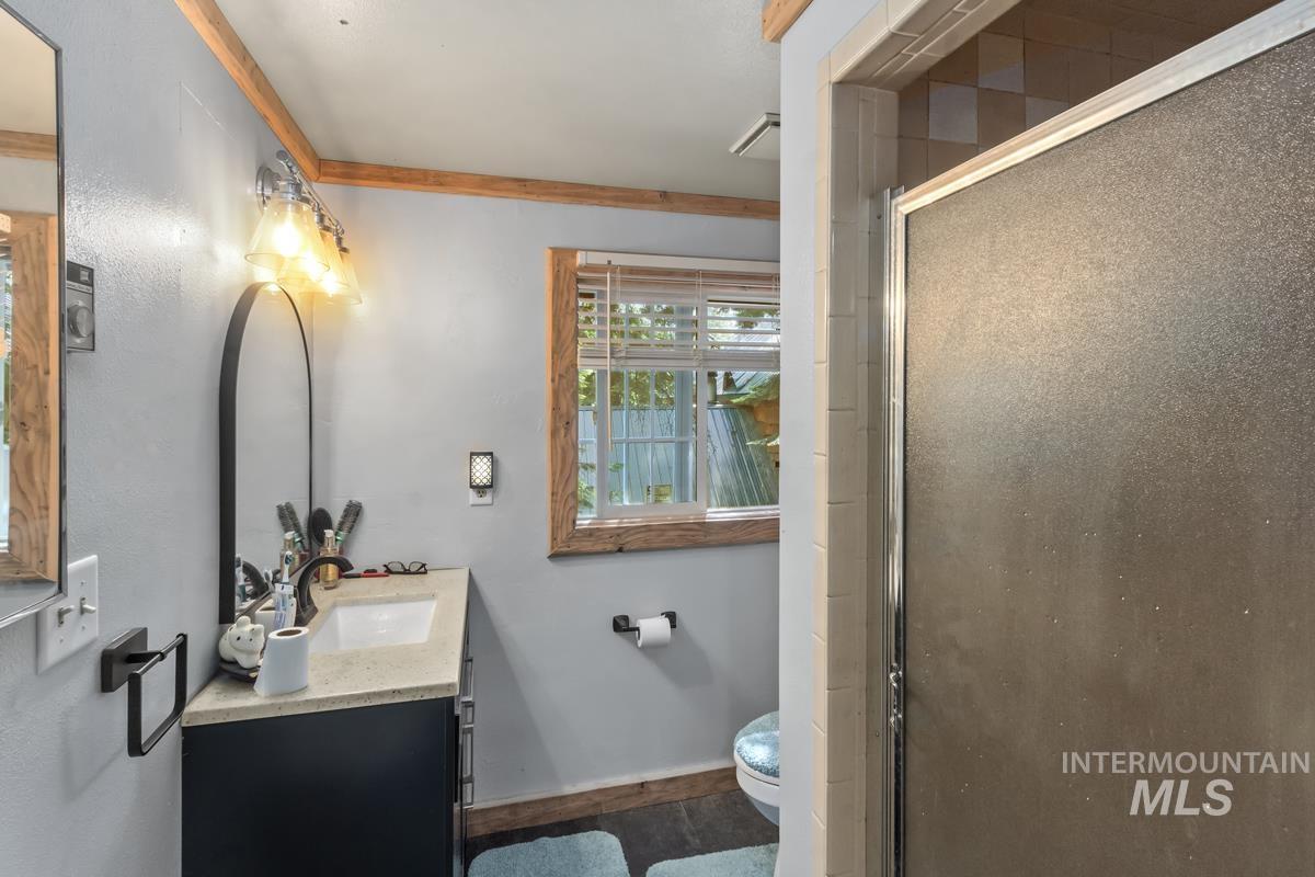654 Bings Road Property Photo 16