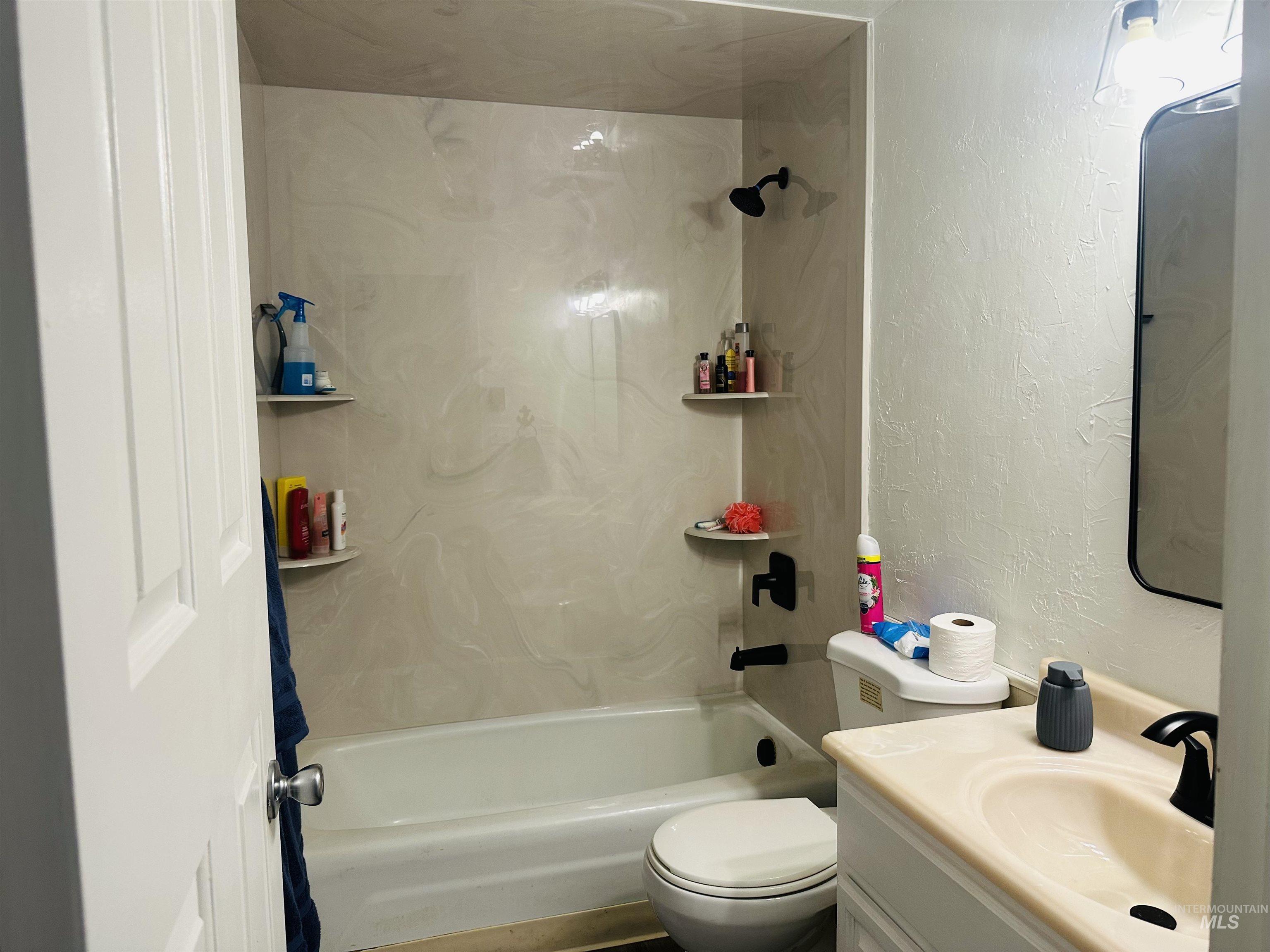 2901 Almo Ave Property Photo 10