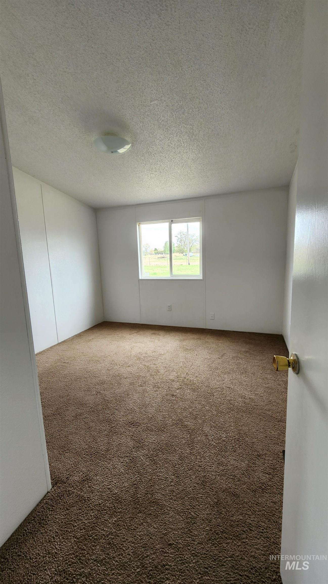 483 W 47 N Property Photo 2