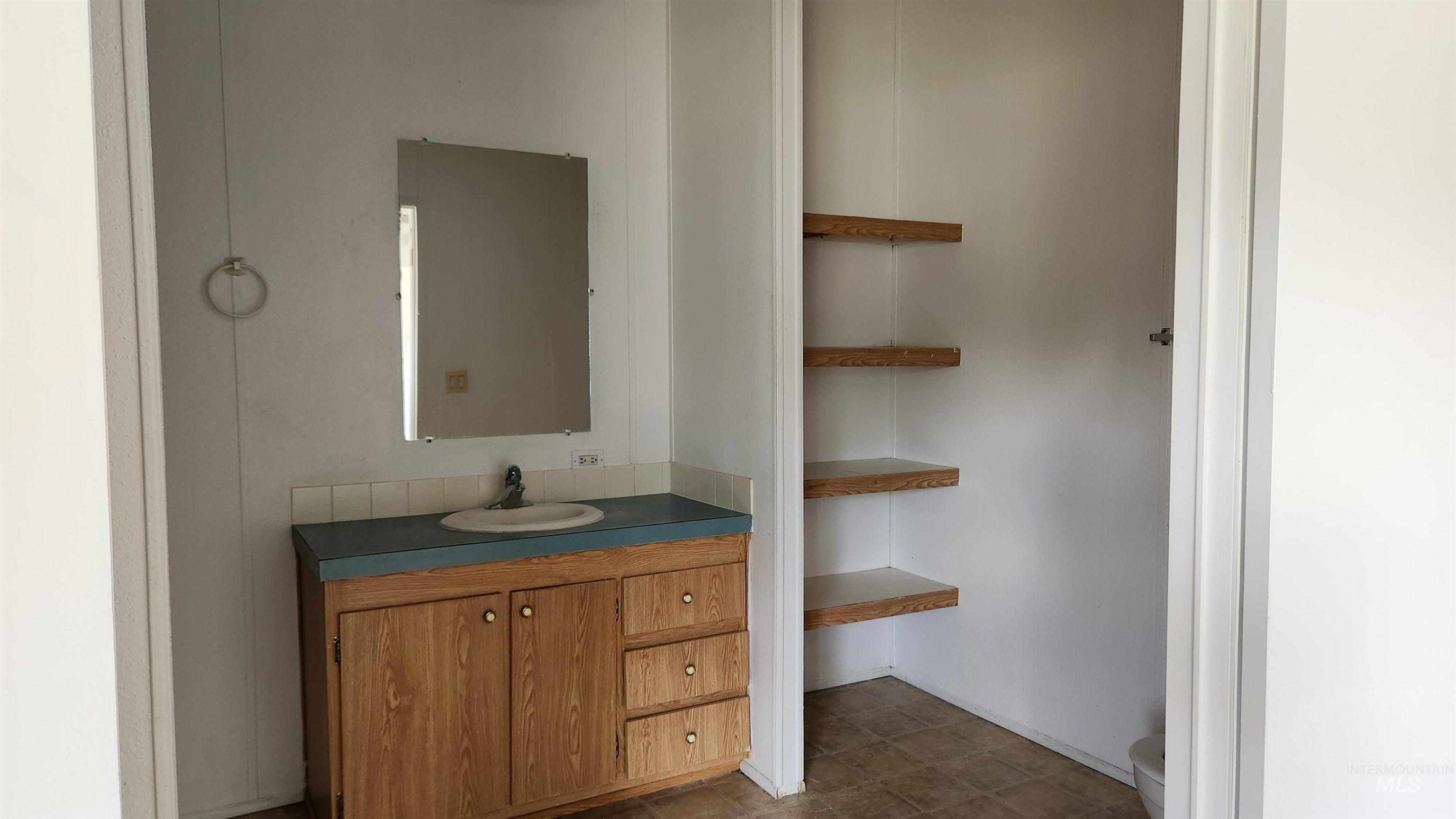 483 W 47 N Property Photo 11