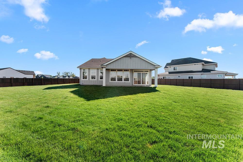 811 N Creekwater Property Photo 30