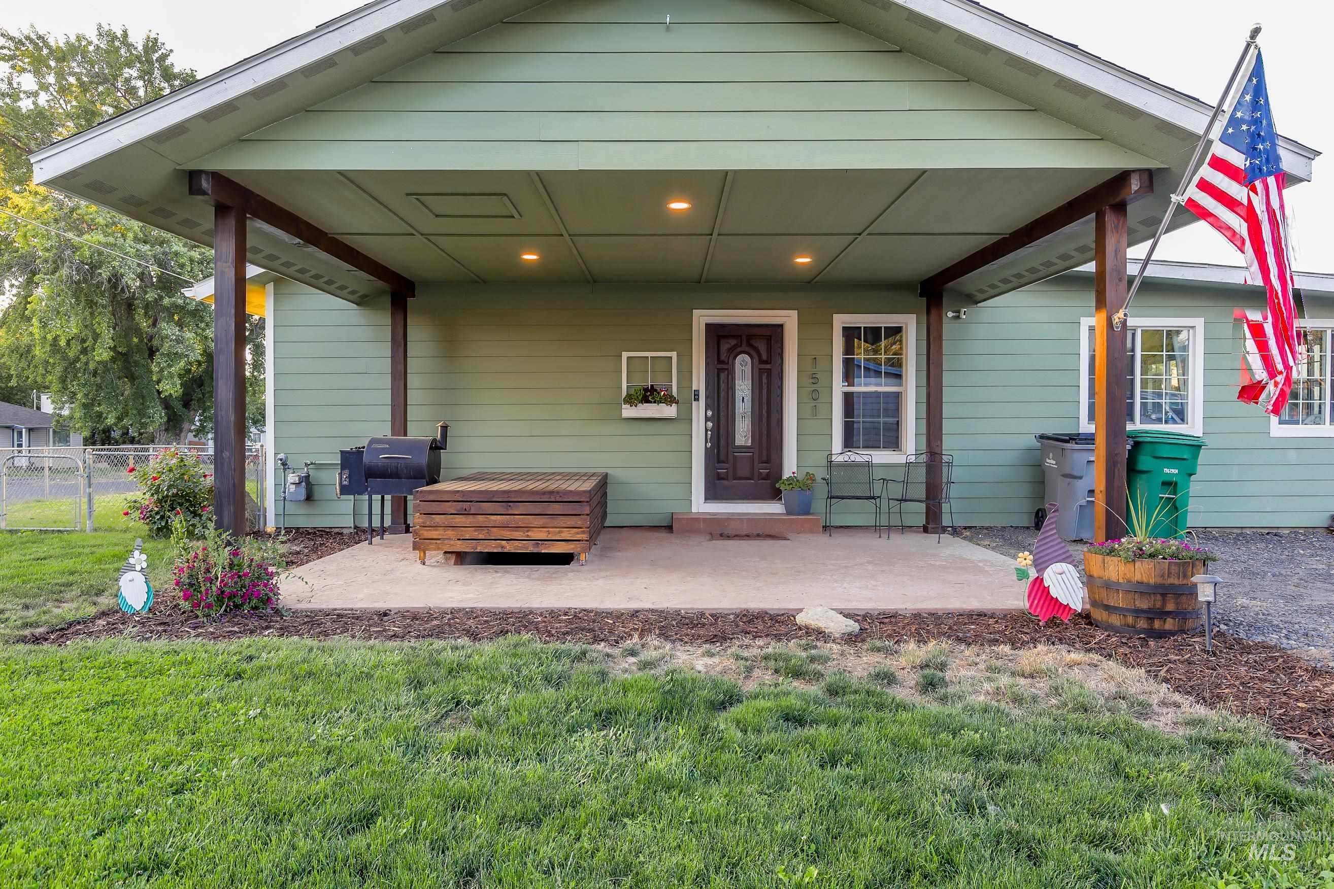 1501 Cedar Ave. Property Photo 2