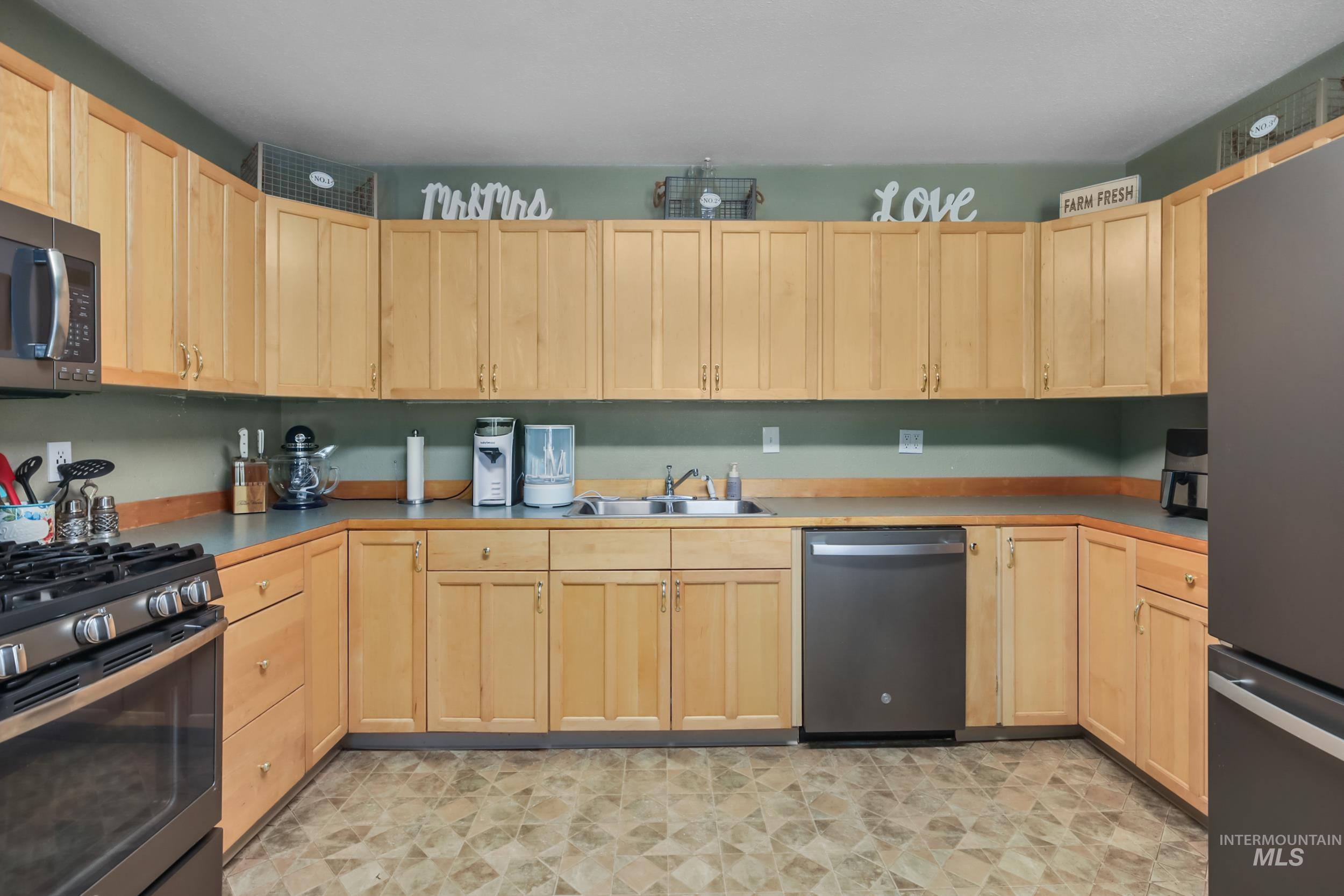 1501 Cedar Ave. Property Photo 6