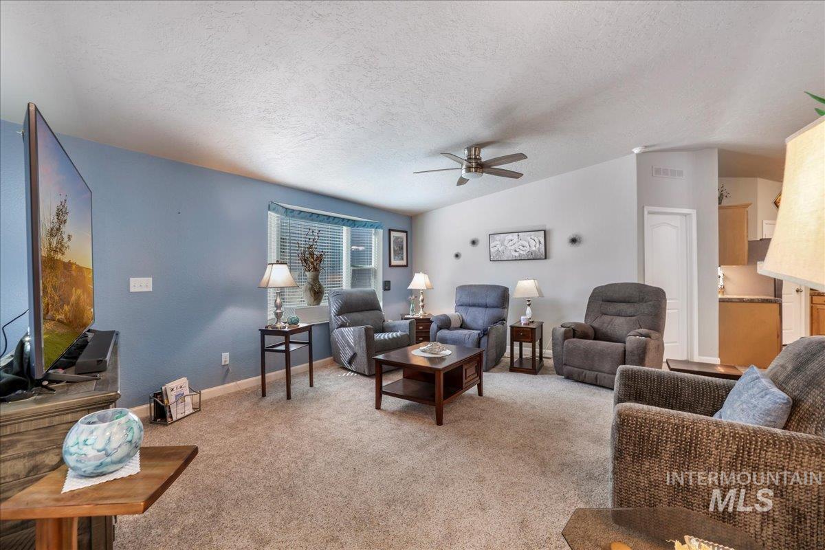 910 Moonglo Rd. Property Photo 8