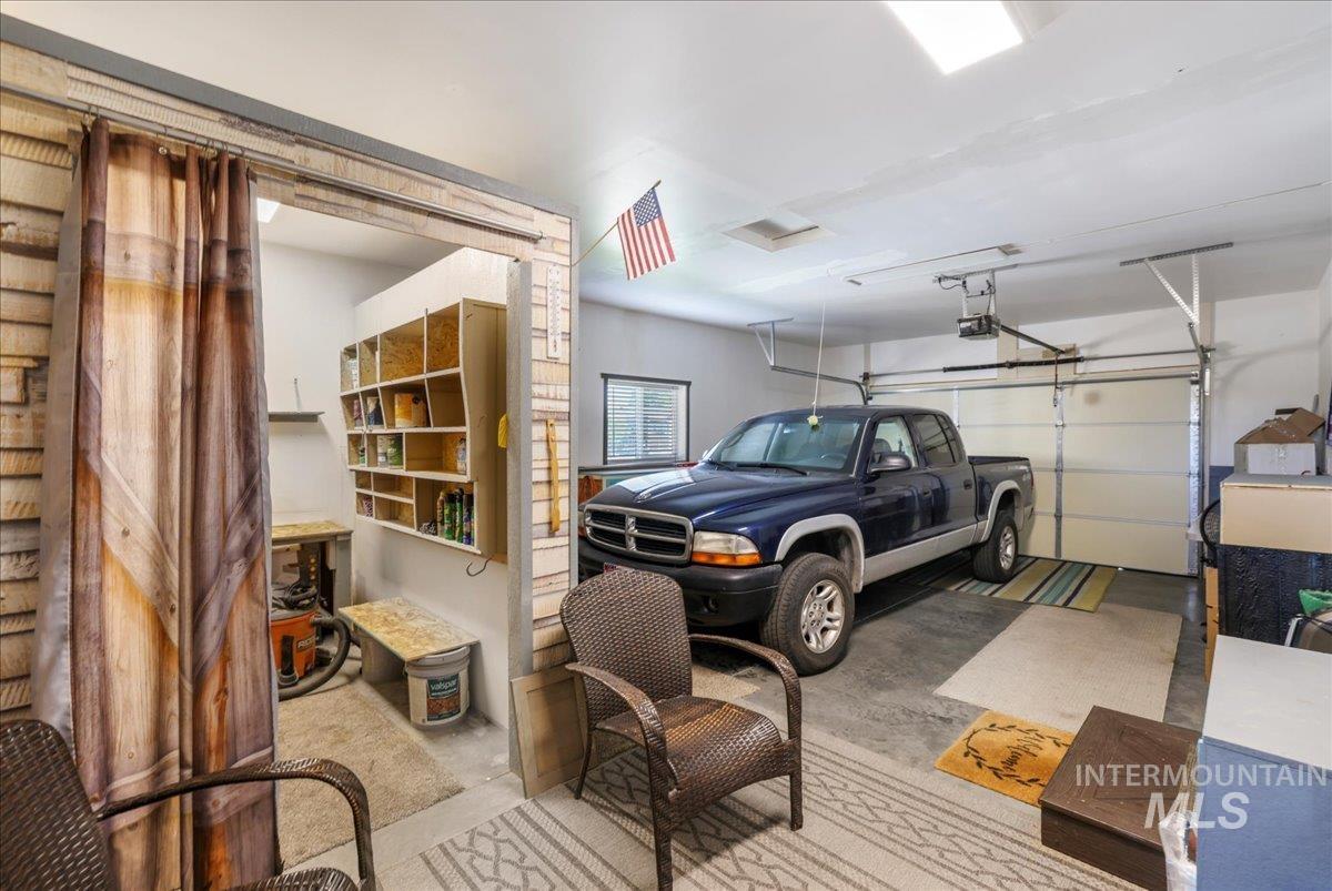 910 Moonglo Rd. Property Photo 17