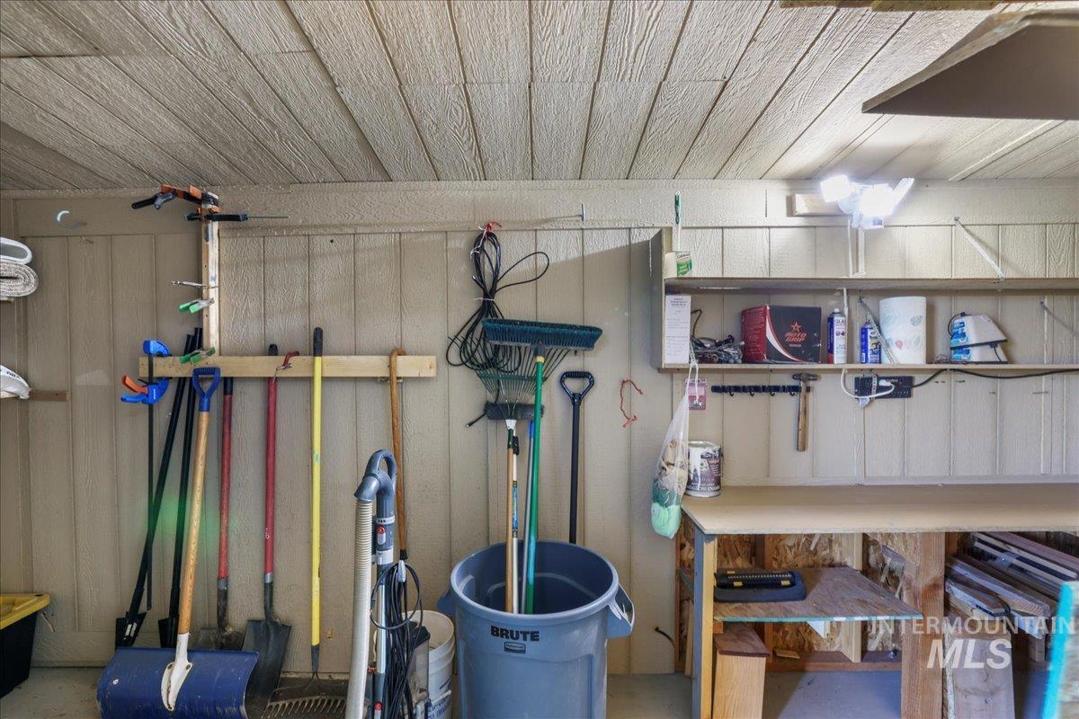 910 Moonglo Rd. Property Photo 19