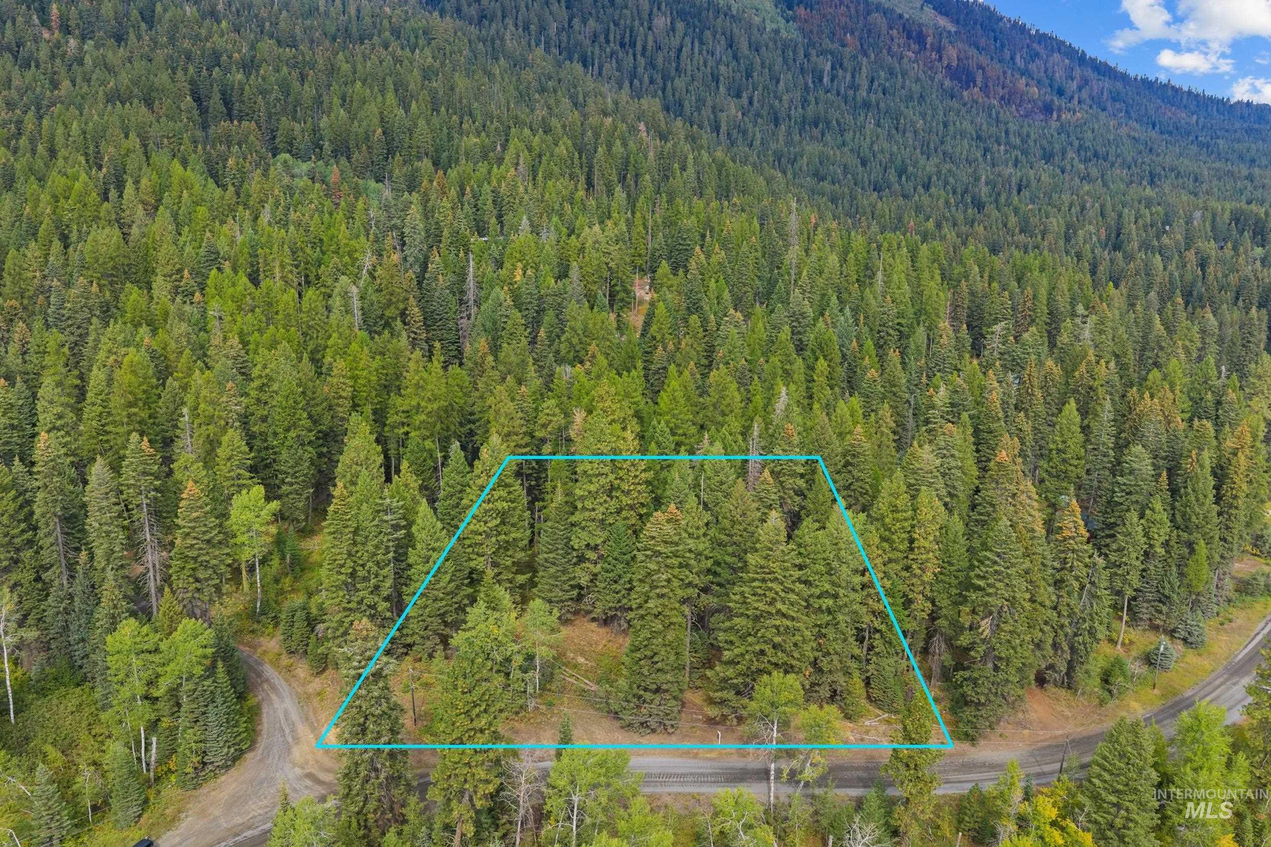 1705 W Mountain Rd Property Photo 2