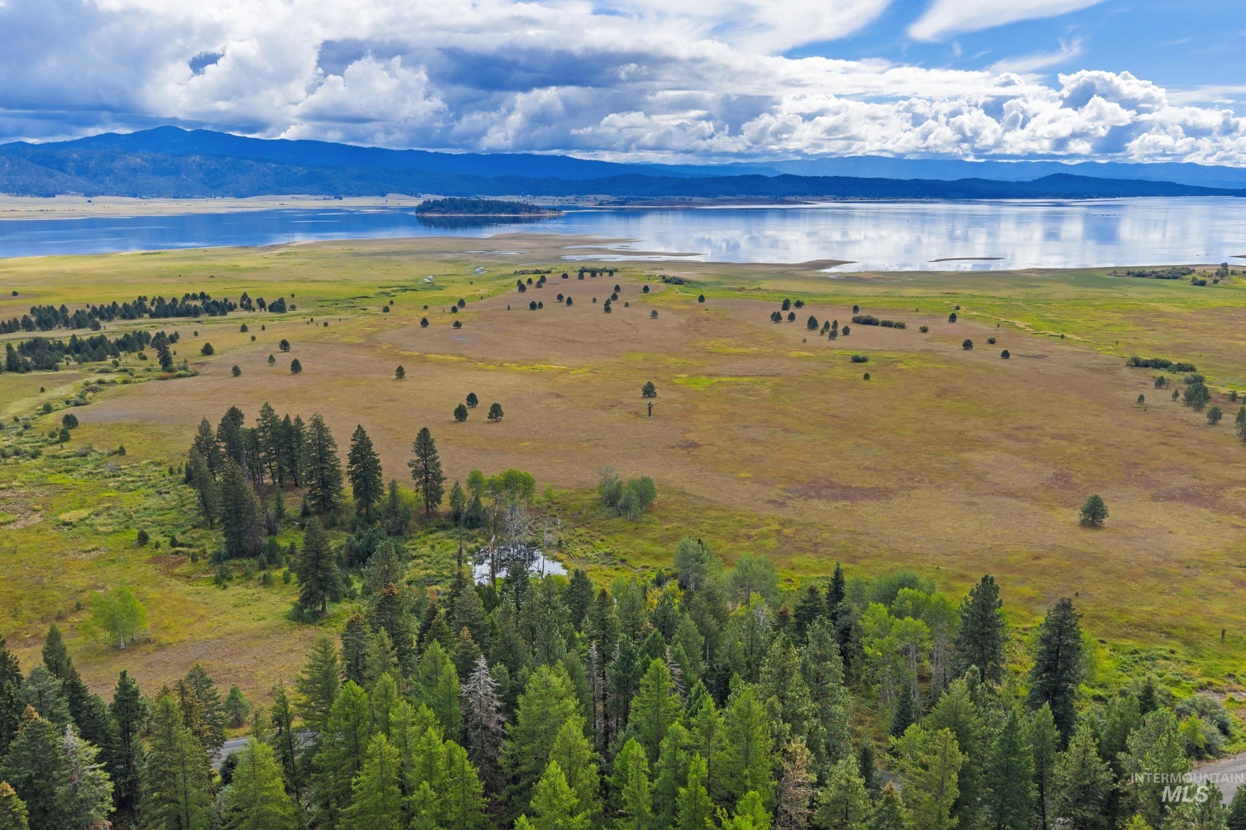 1705 W Mountain Rd Property Photo 8