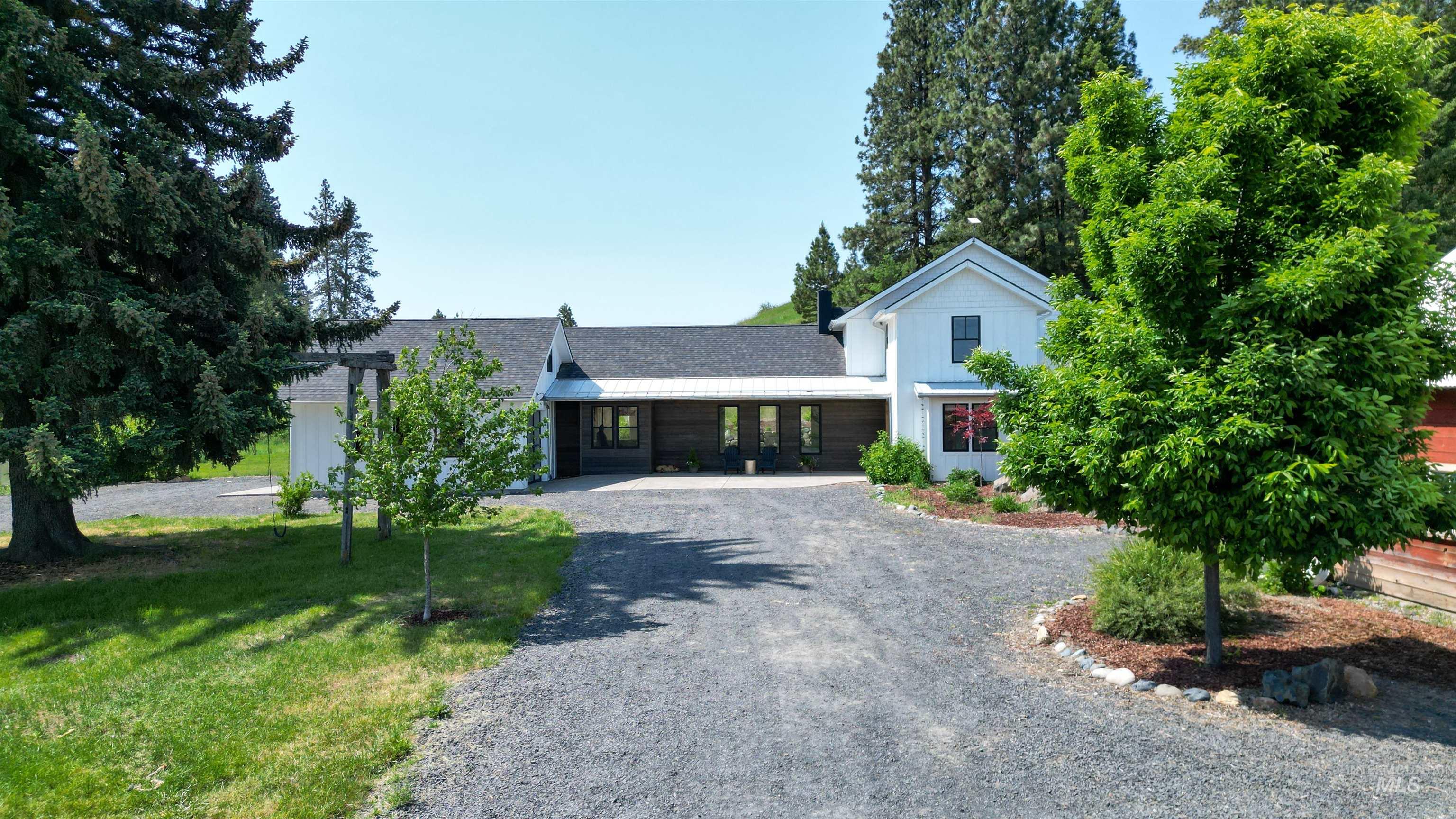 1755 Genesee Troy Rd Property Photo 1