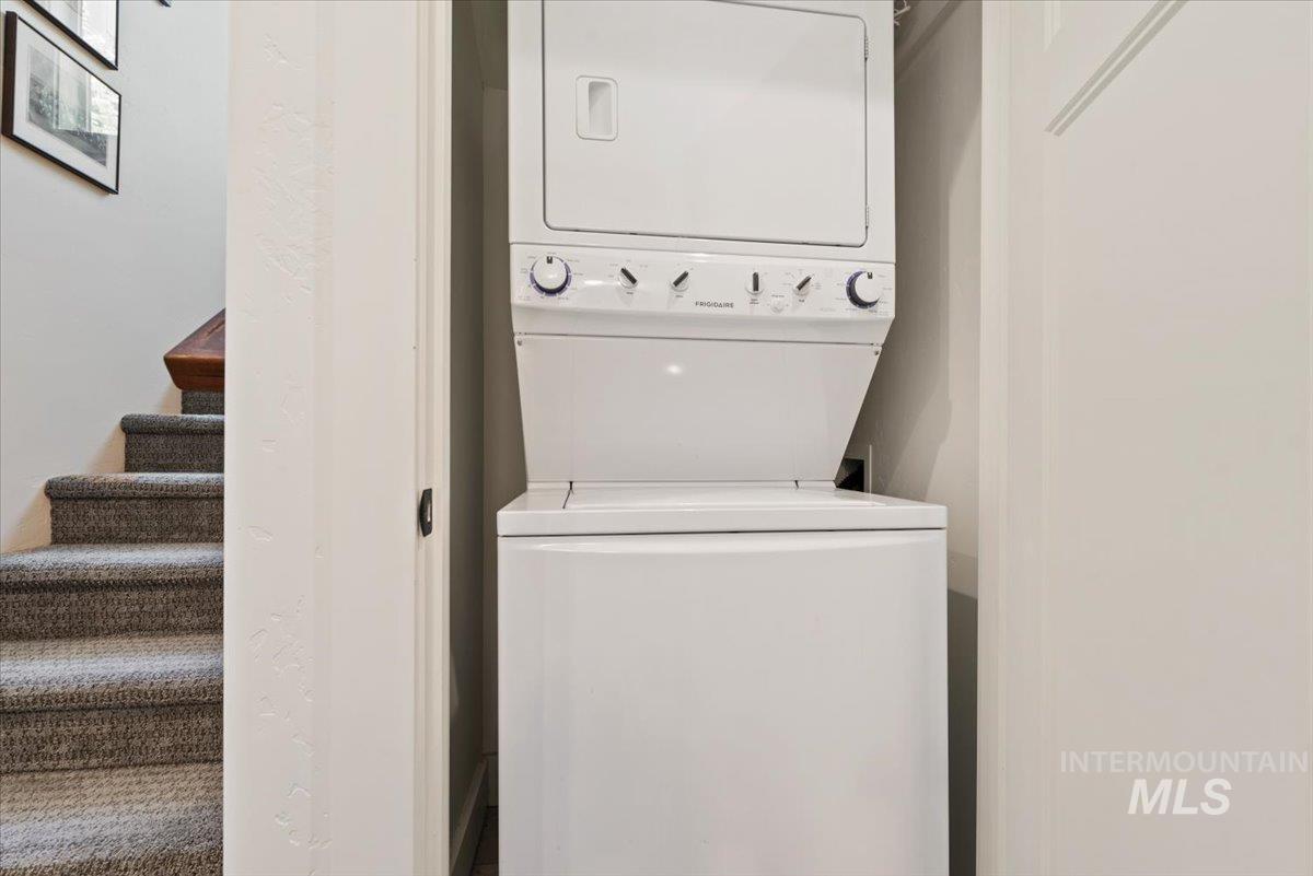 1695 Brooklawn St Property Photo 34