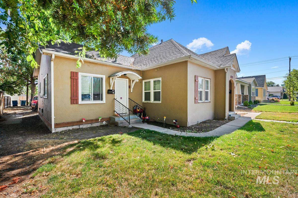 1113 Blaine St Property Photo 3