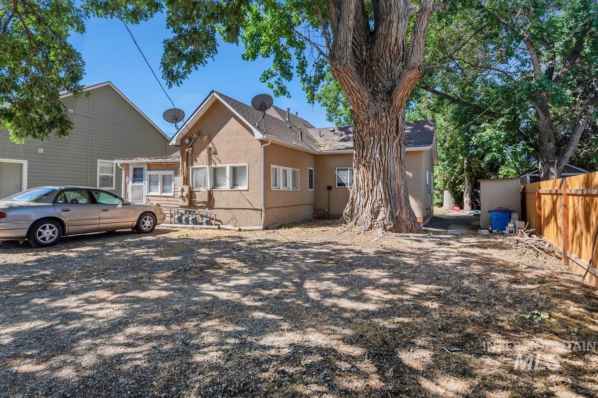1113 Blaine St Property Photo 7