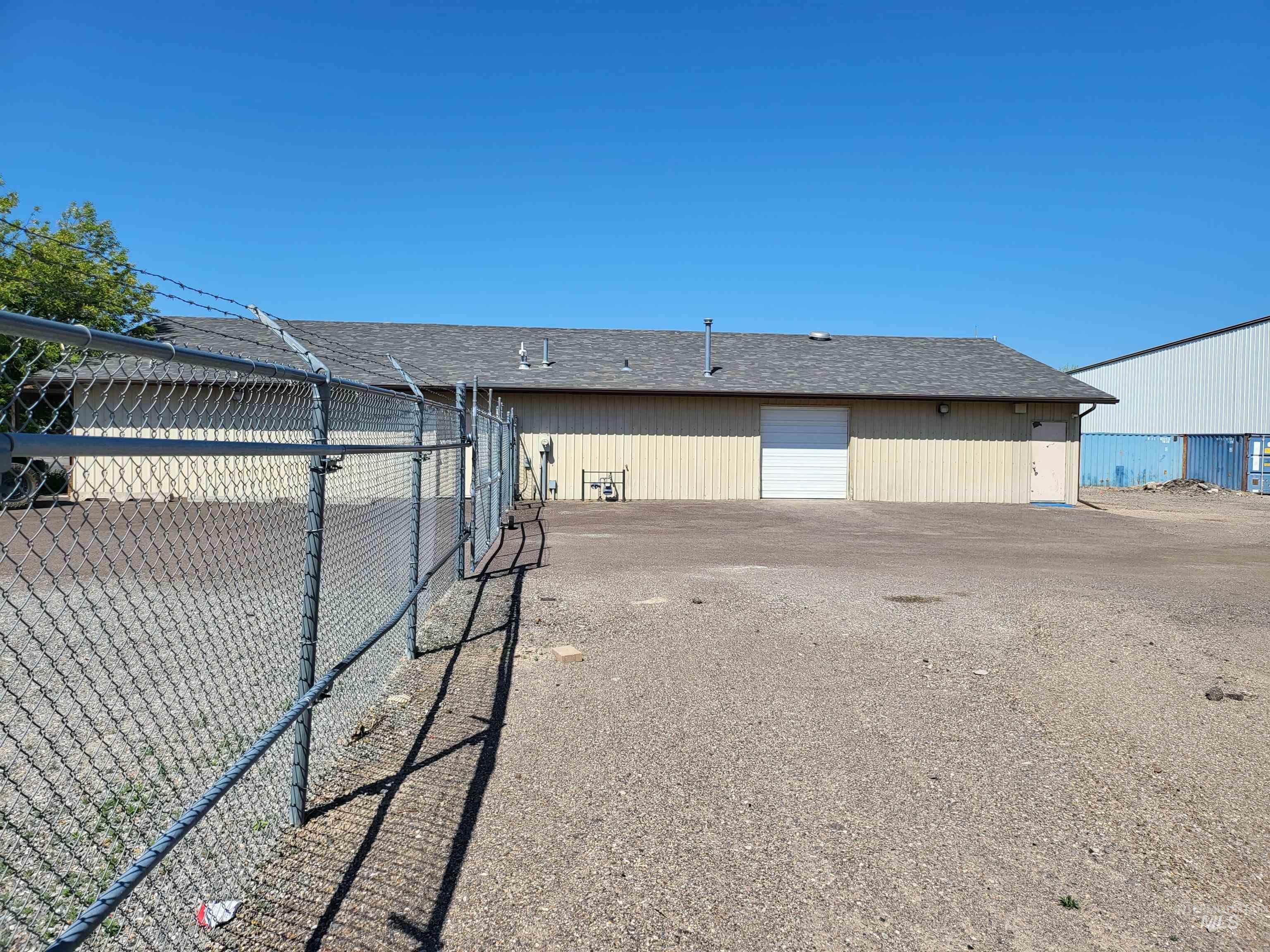 2433 Rostron Circle Property Photo 3