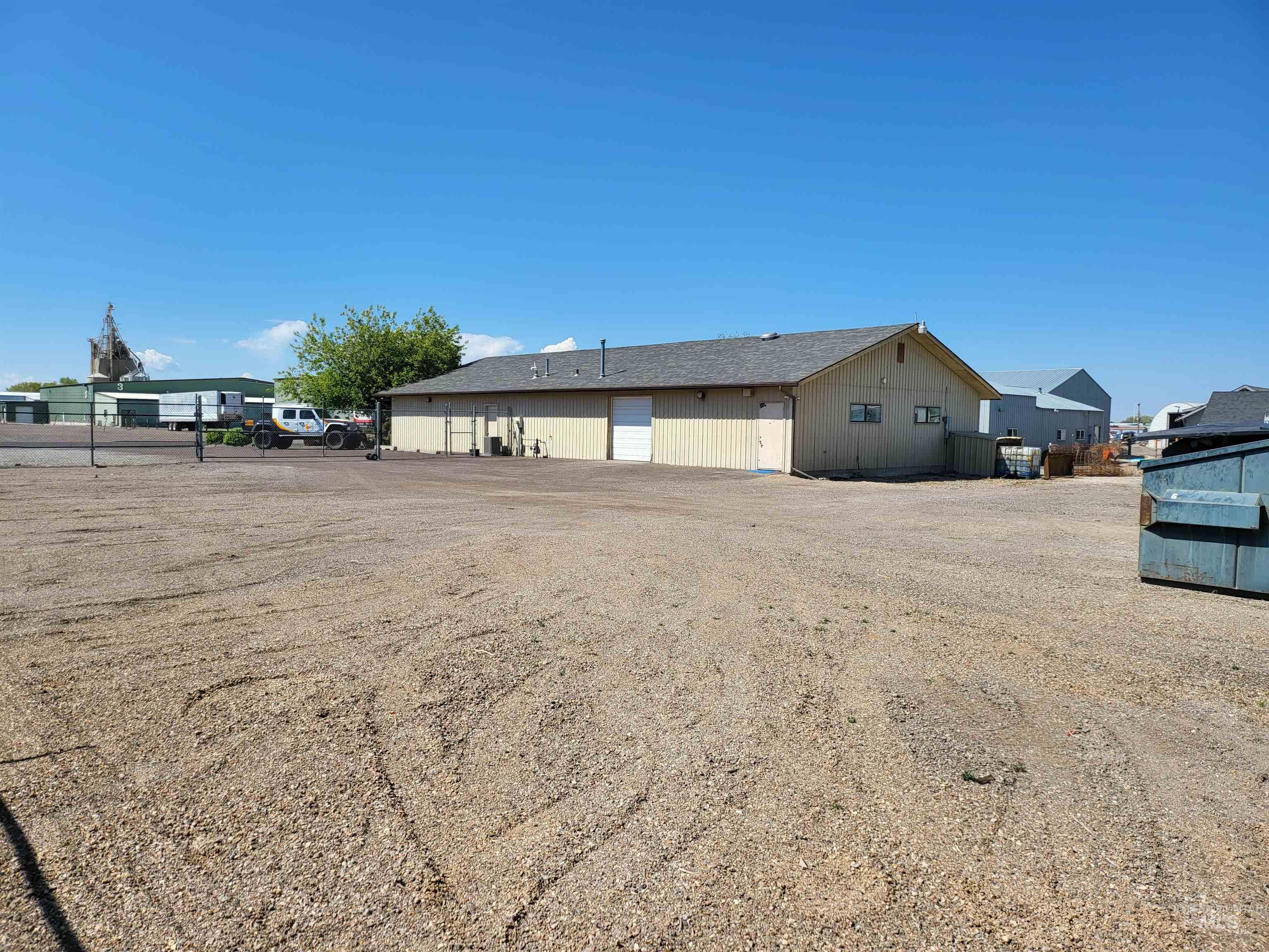 2433 Rostron Circle Property Photo 4