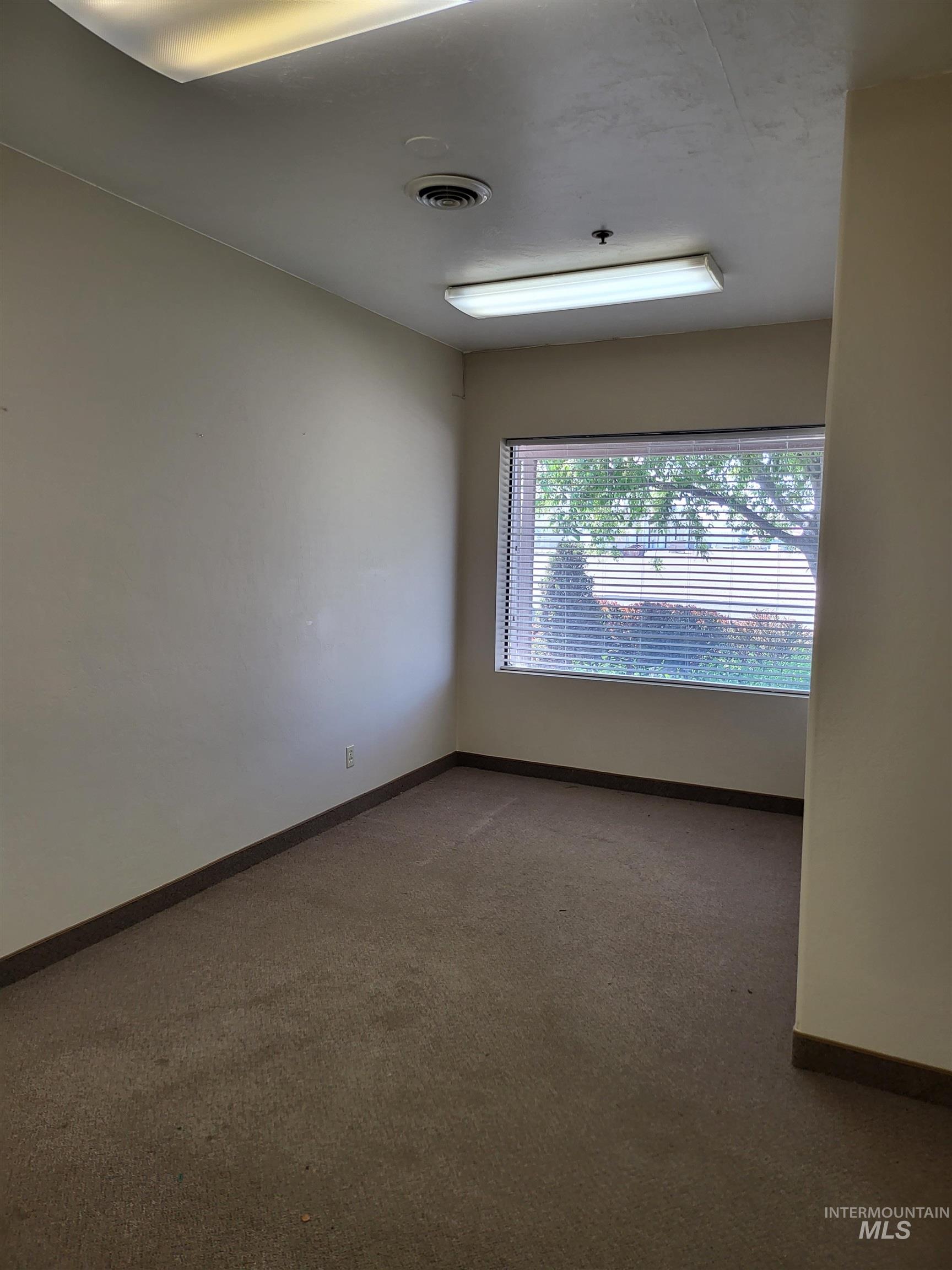 2433 Rostron Circle Property Photo 9
