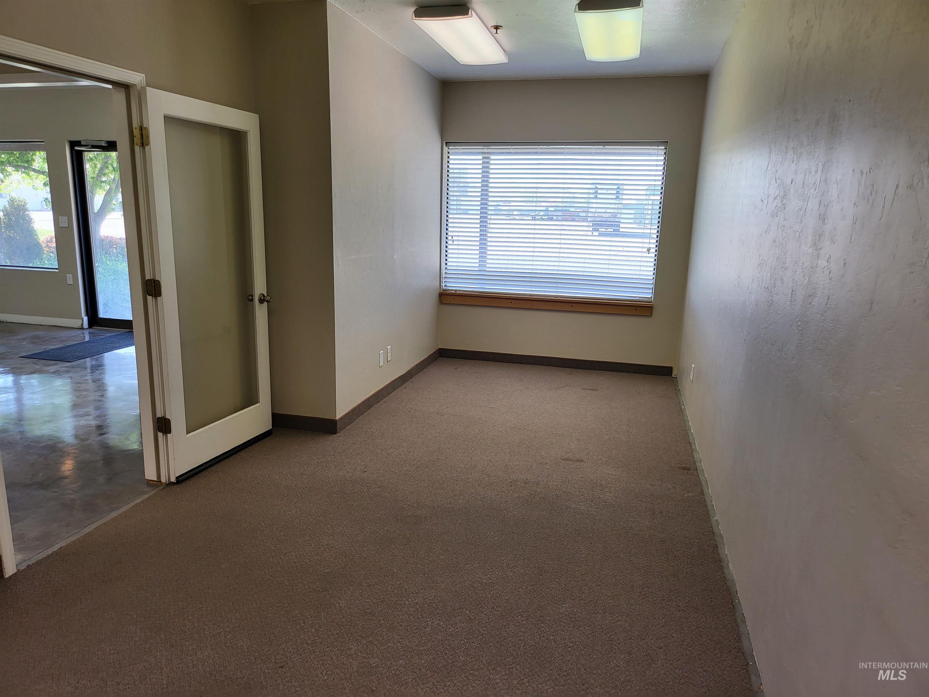 2433 Rostron Circle Property Photo 10