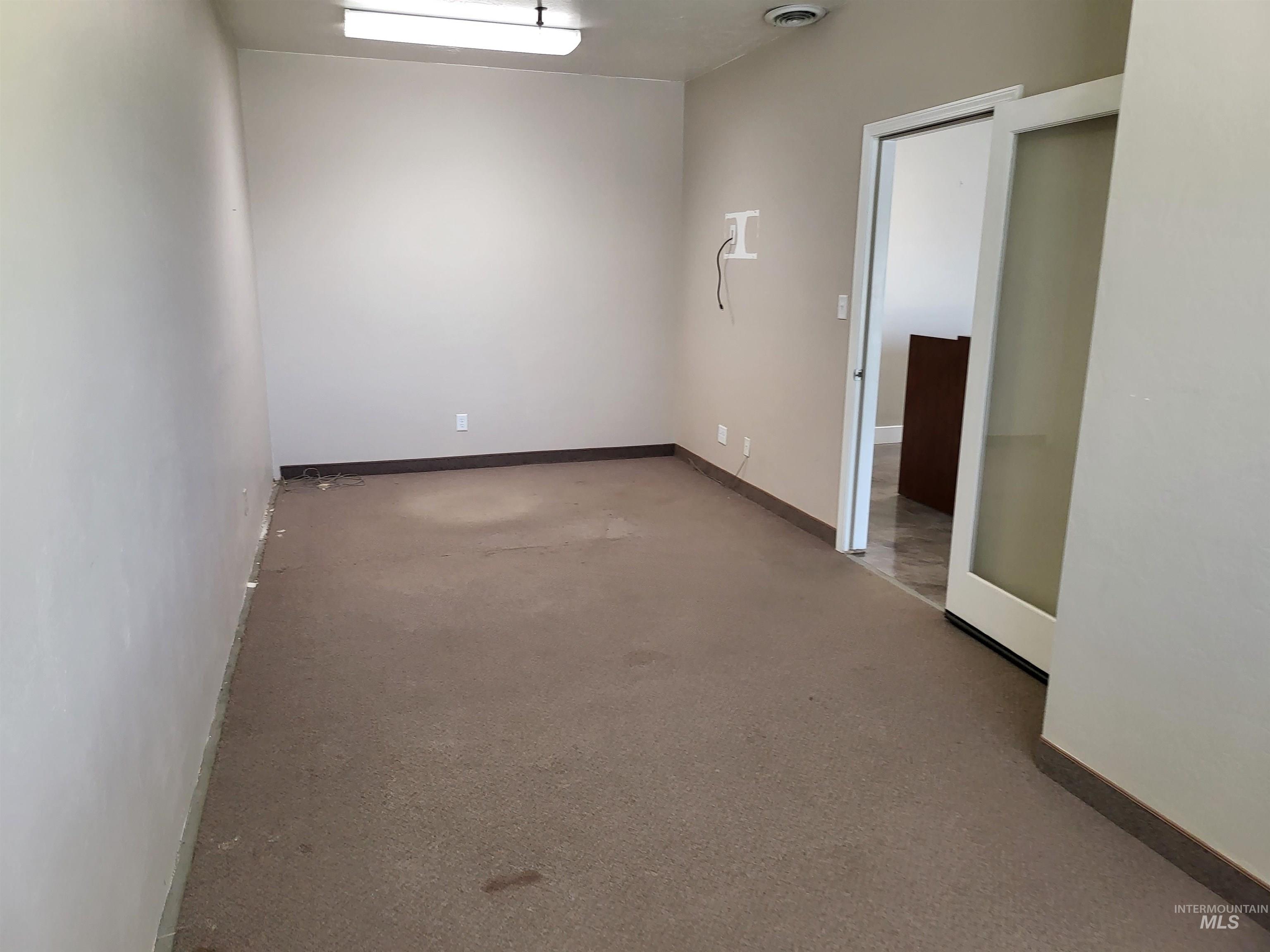 2433 Rostron Circle Property Photo 11