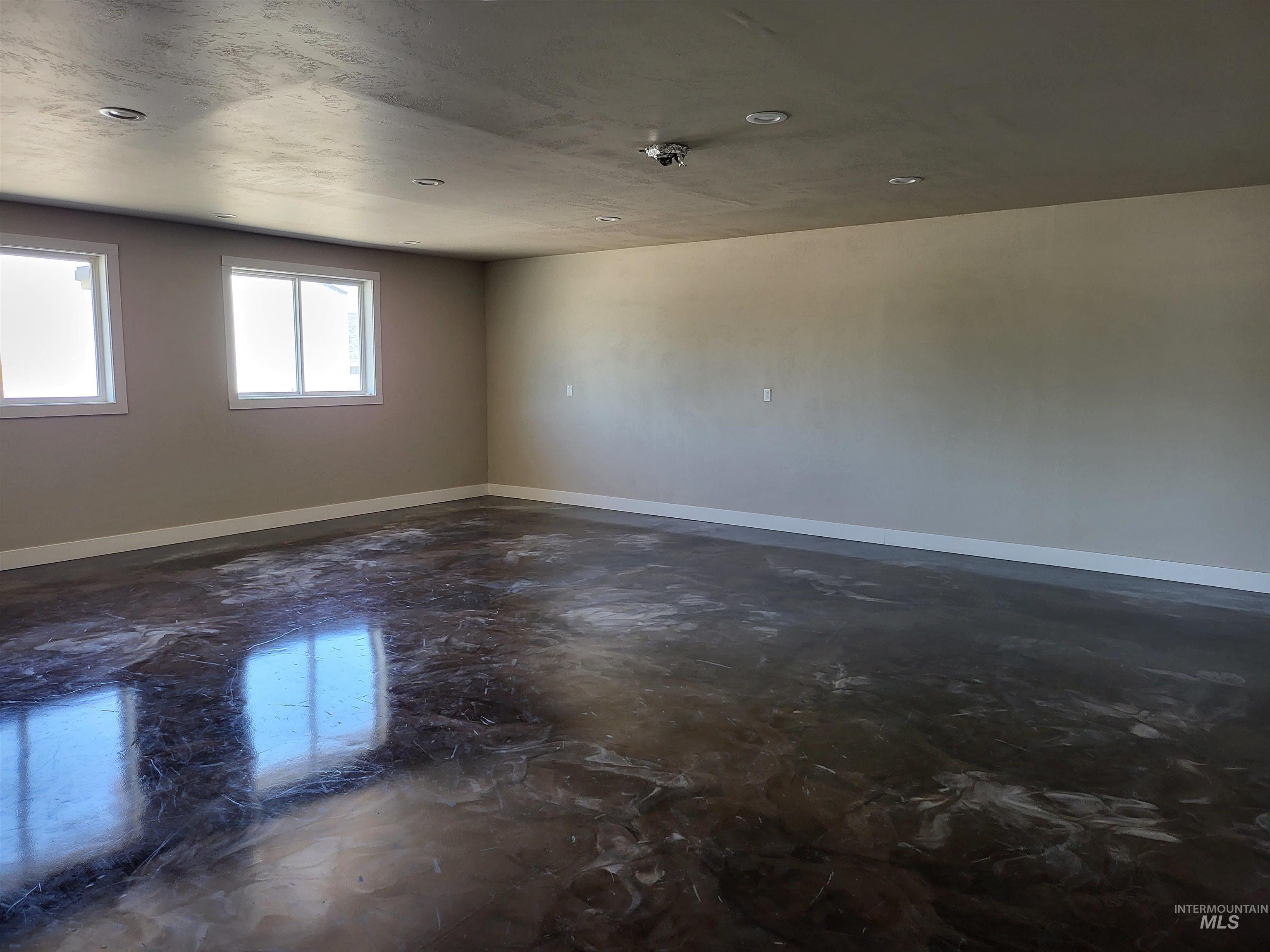 2433 Rostron Circle Property Photo 12