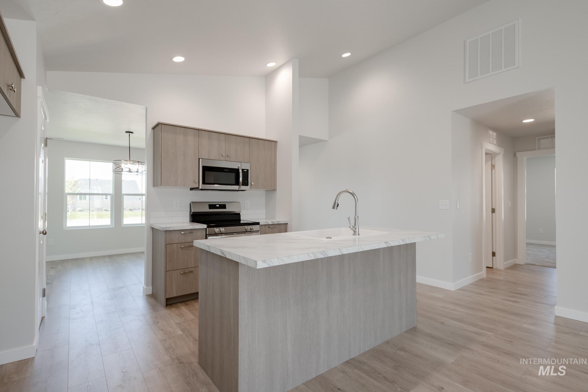 11052 Newton St Property Photo 3