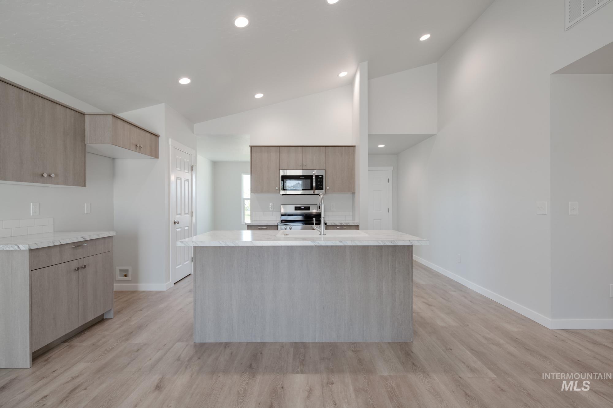 11052 Newton St Property Photo 4