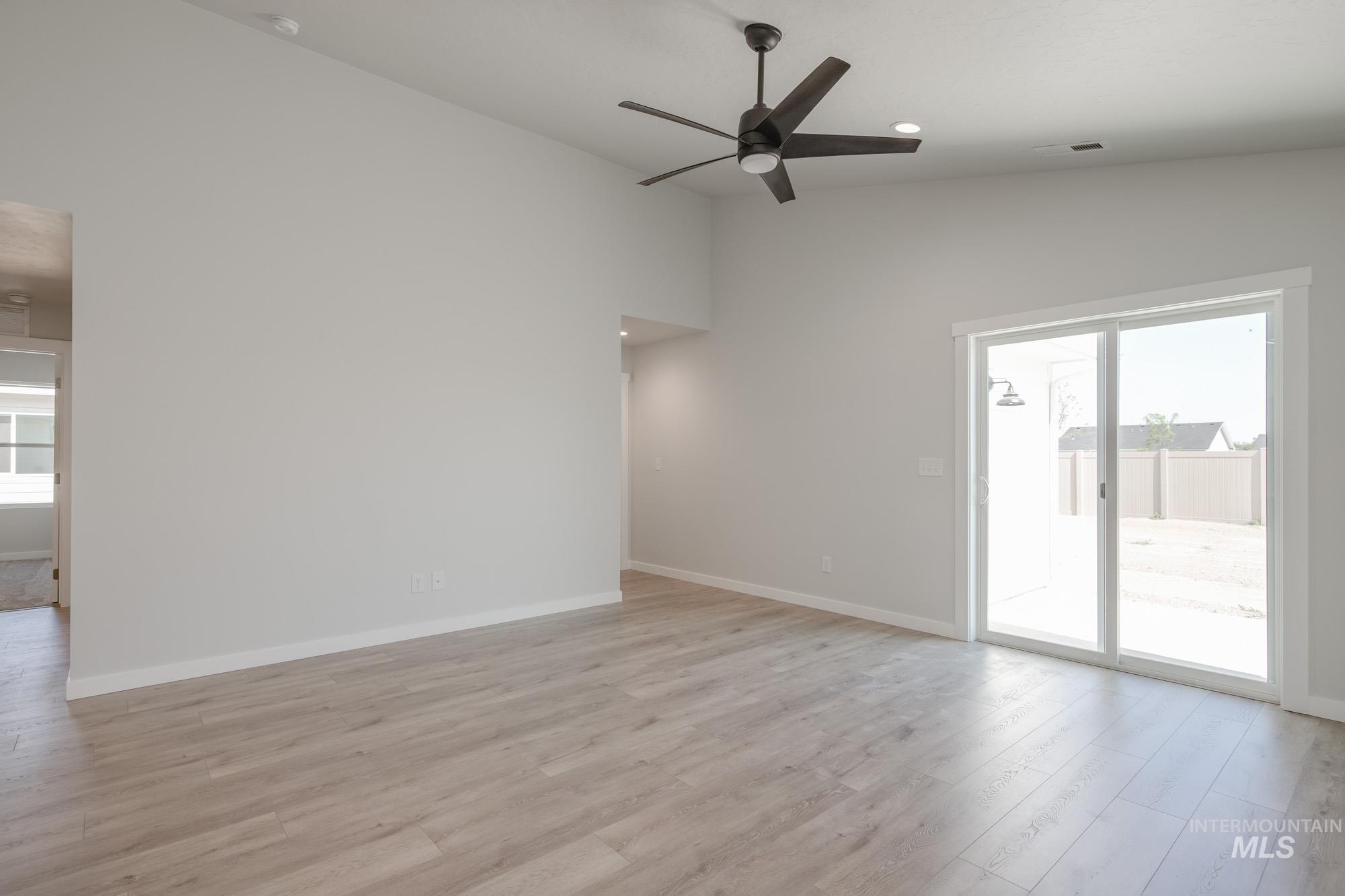 11052 Newton St Property Photo 9