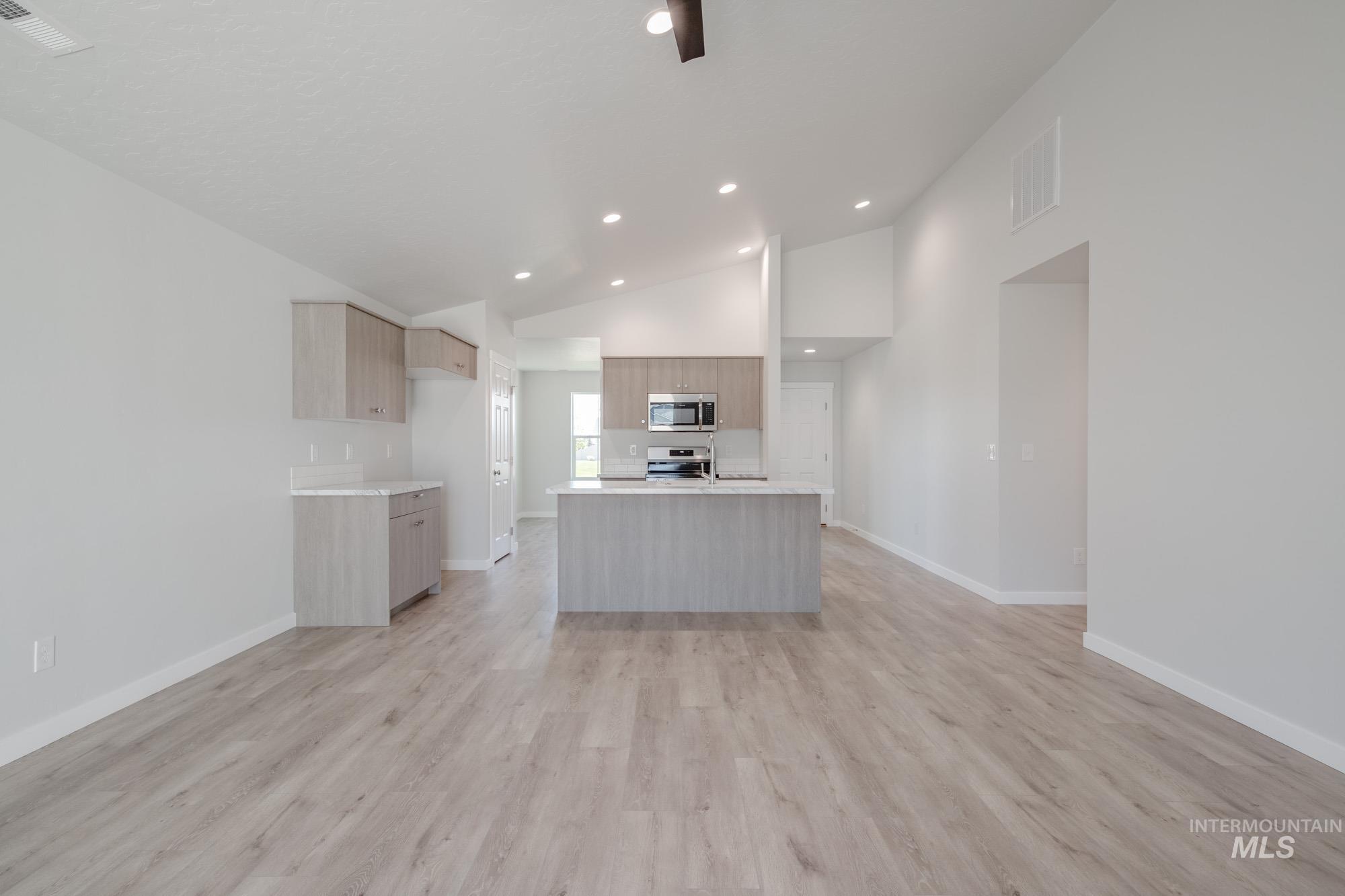 11052 Newton St Property Photo 10