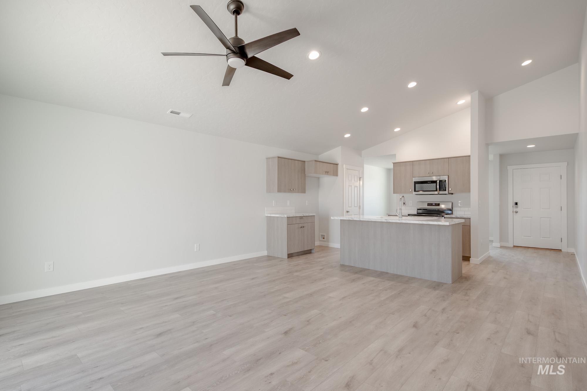 11052 Newton St Property Photo 12