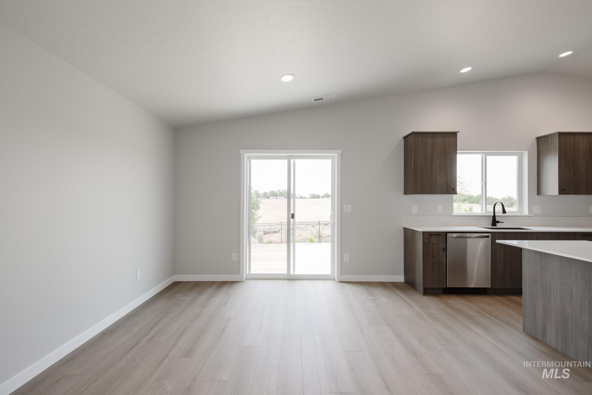 2872 W Animas Creek Dr Property Photo 8