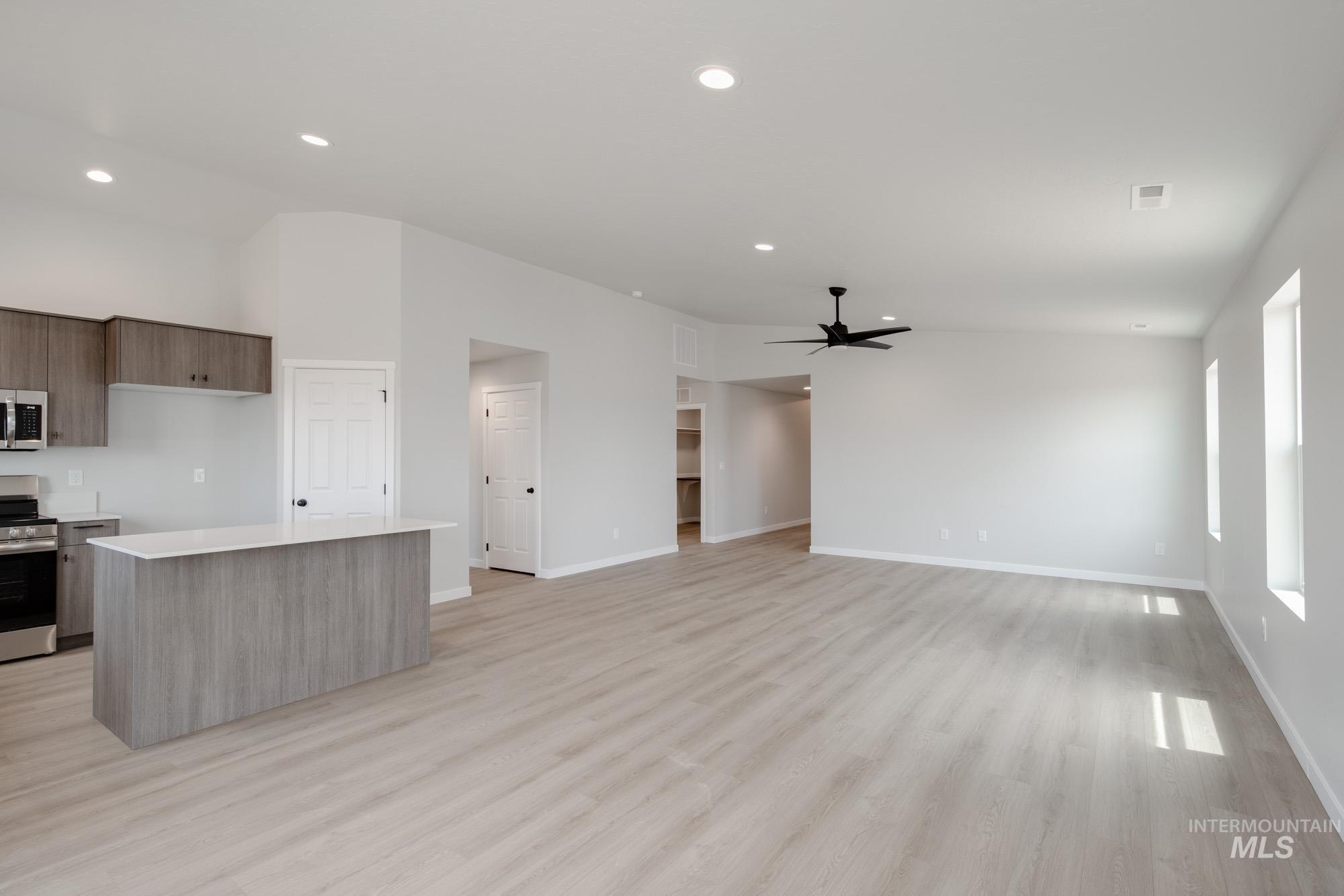 2872 W Animas Creek Dr Property Photo 9